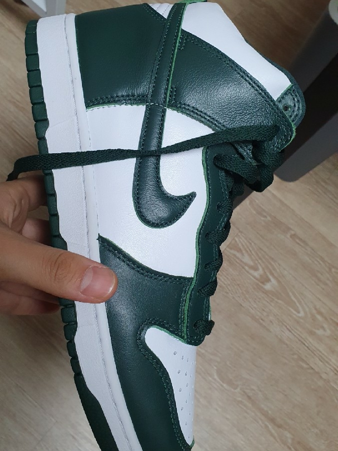 Nike Dunk High SP Spartan Green 착용 스타일