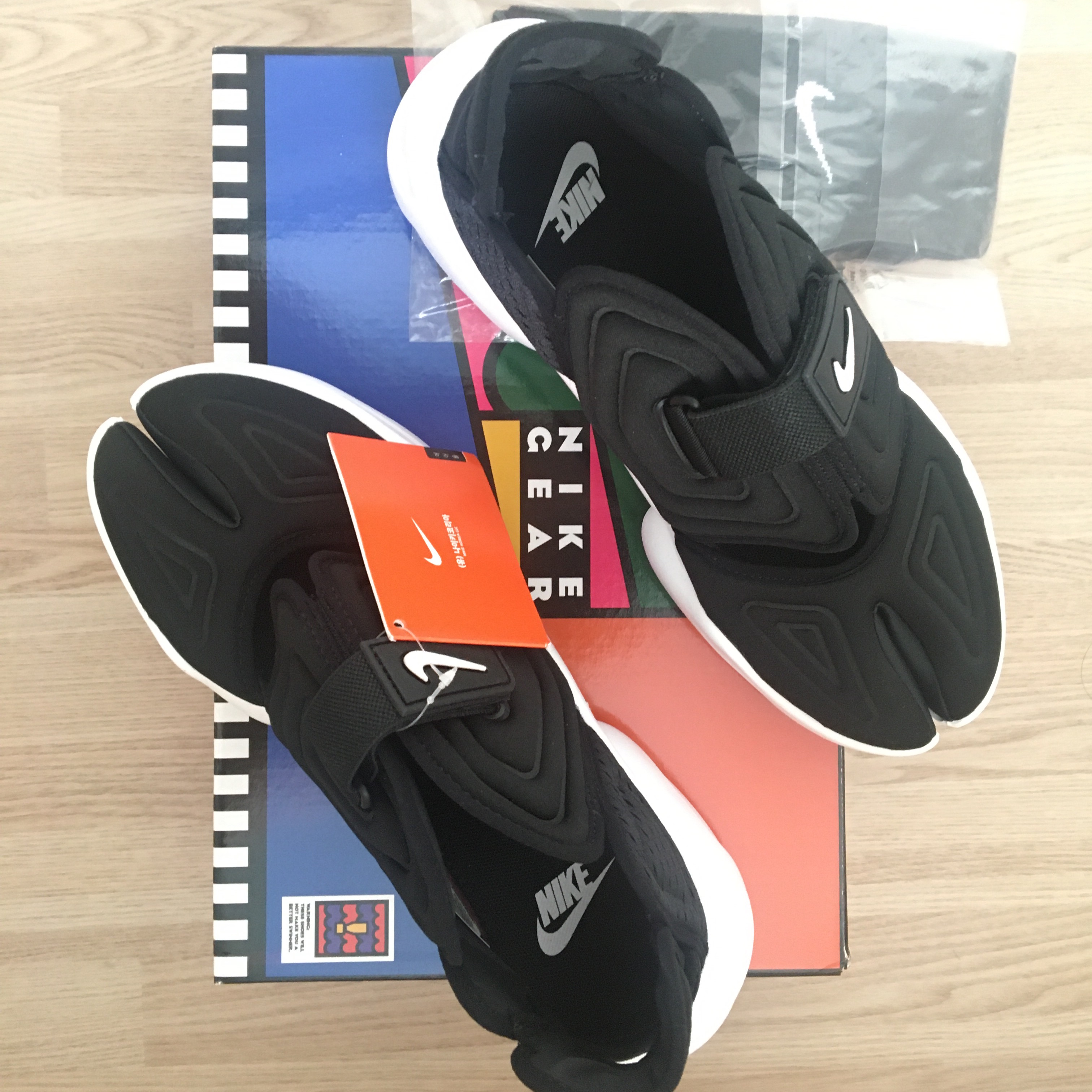 (W) Nike Aqua Rift Black White 착용 스타일 - 2