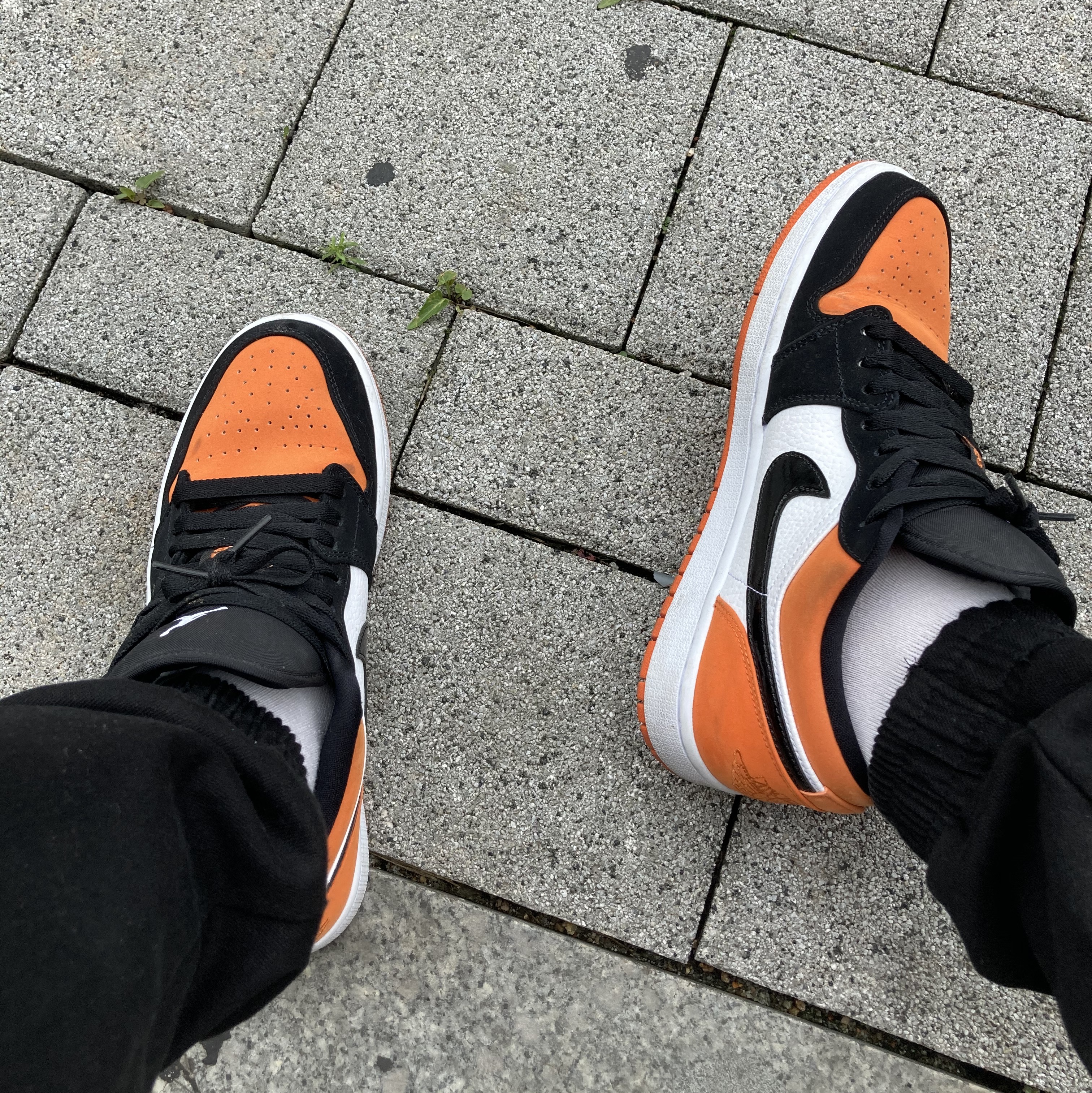 Jordan 1 Low Shattered Backboard 착용 스타일