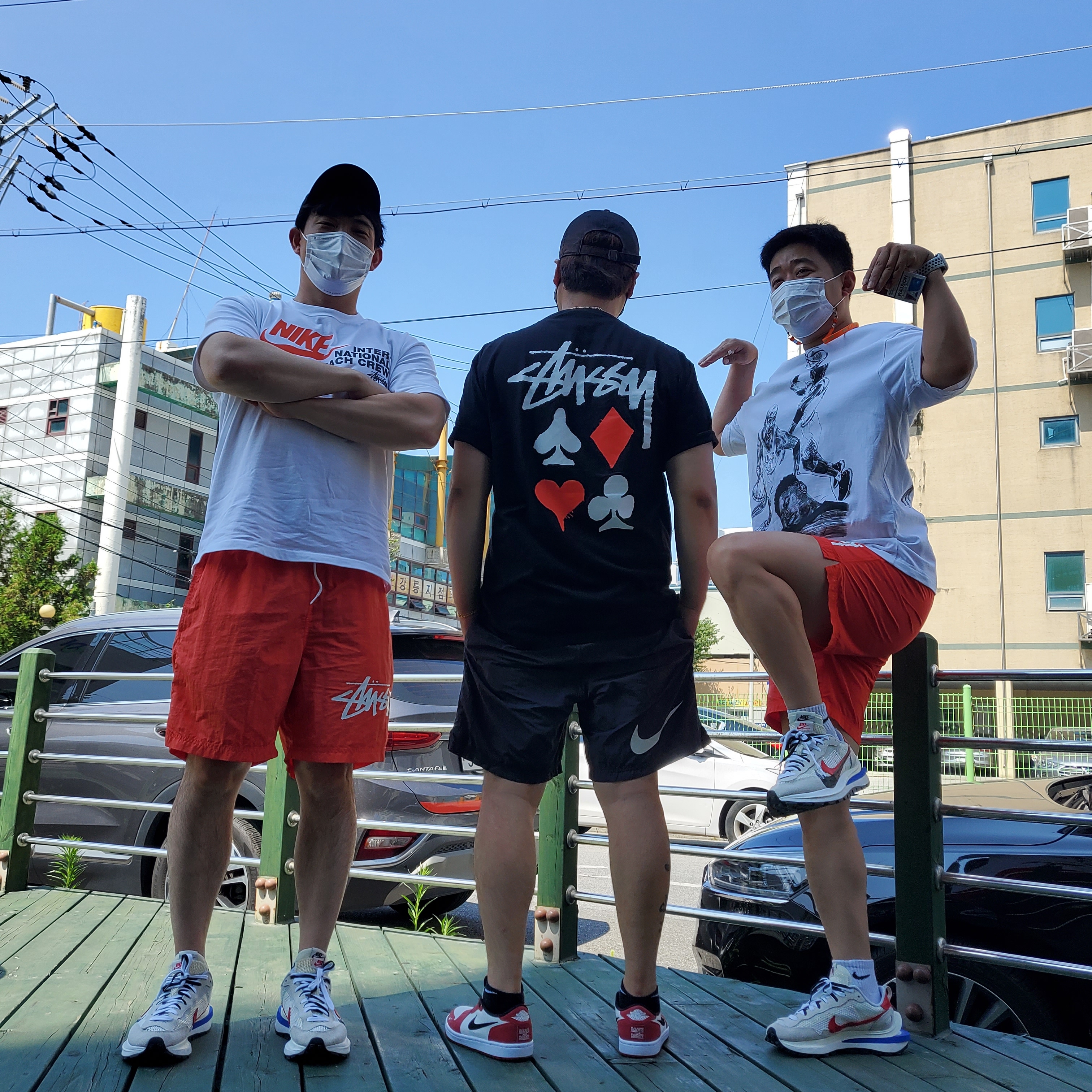 Nike x Stussy Water Shorts Off Noir, Nike x Stussy Water Shorts Habanero Red 착용 스타일 - 2