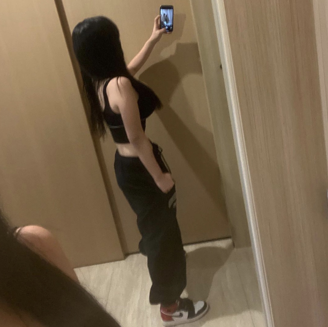 (W) Jordan 1 Retro High Satin Black Toe 착용 스타일 - 1