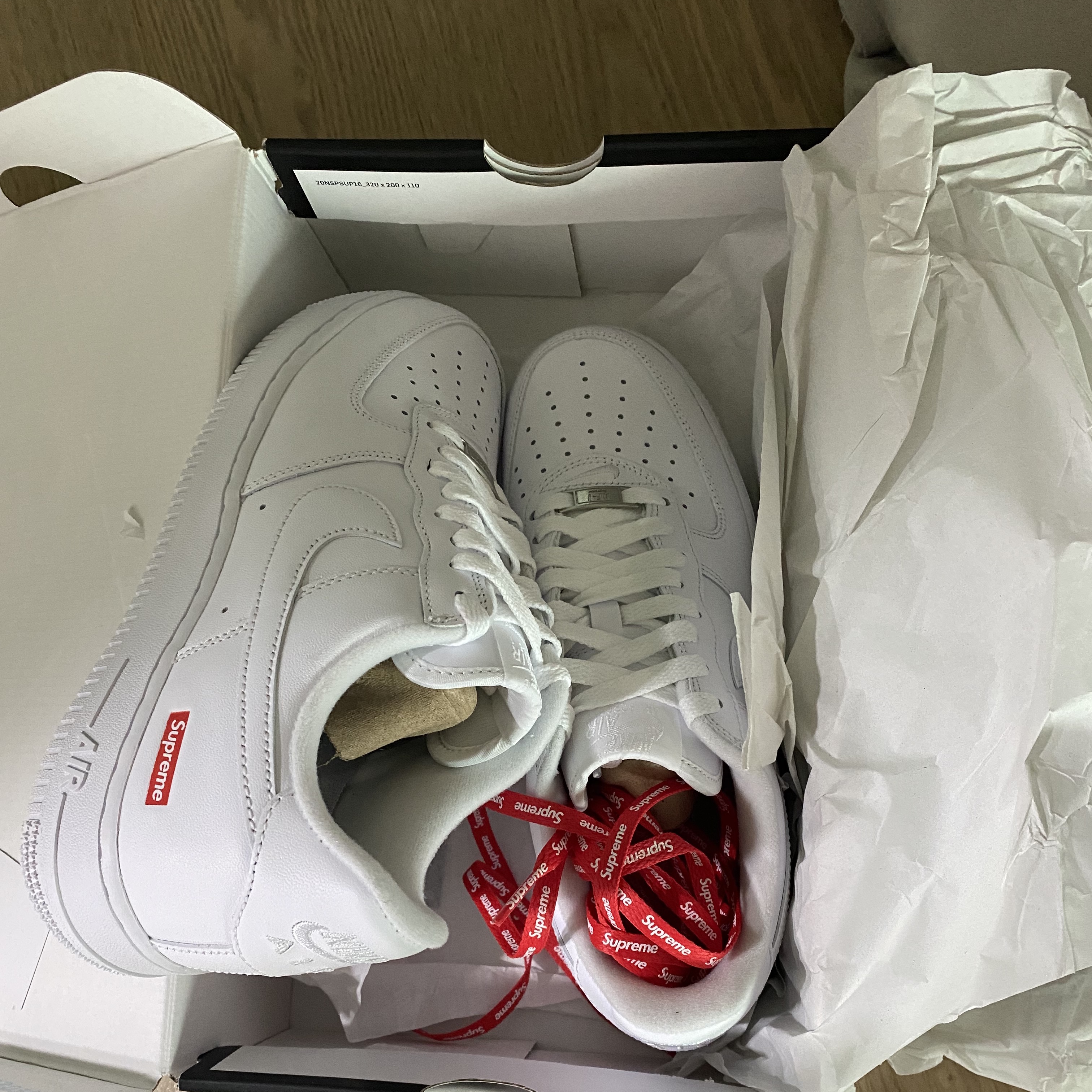 Nike x Supreme Air Force 1 Low White 착용 스타일