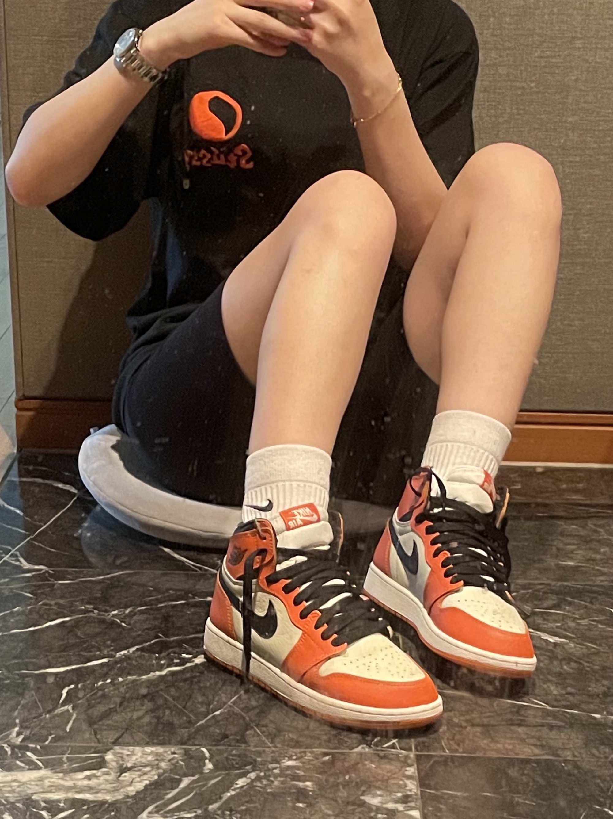 Stussy x Our Legacy Portrait Pig. Dyed T-Shirt Black, Jordan 1 Retro High OG Reverse Shattered Backboard 착용 스타일 - 1