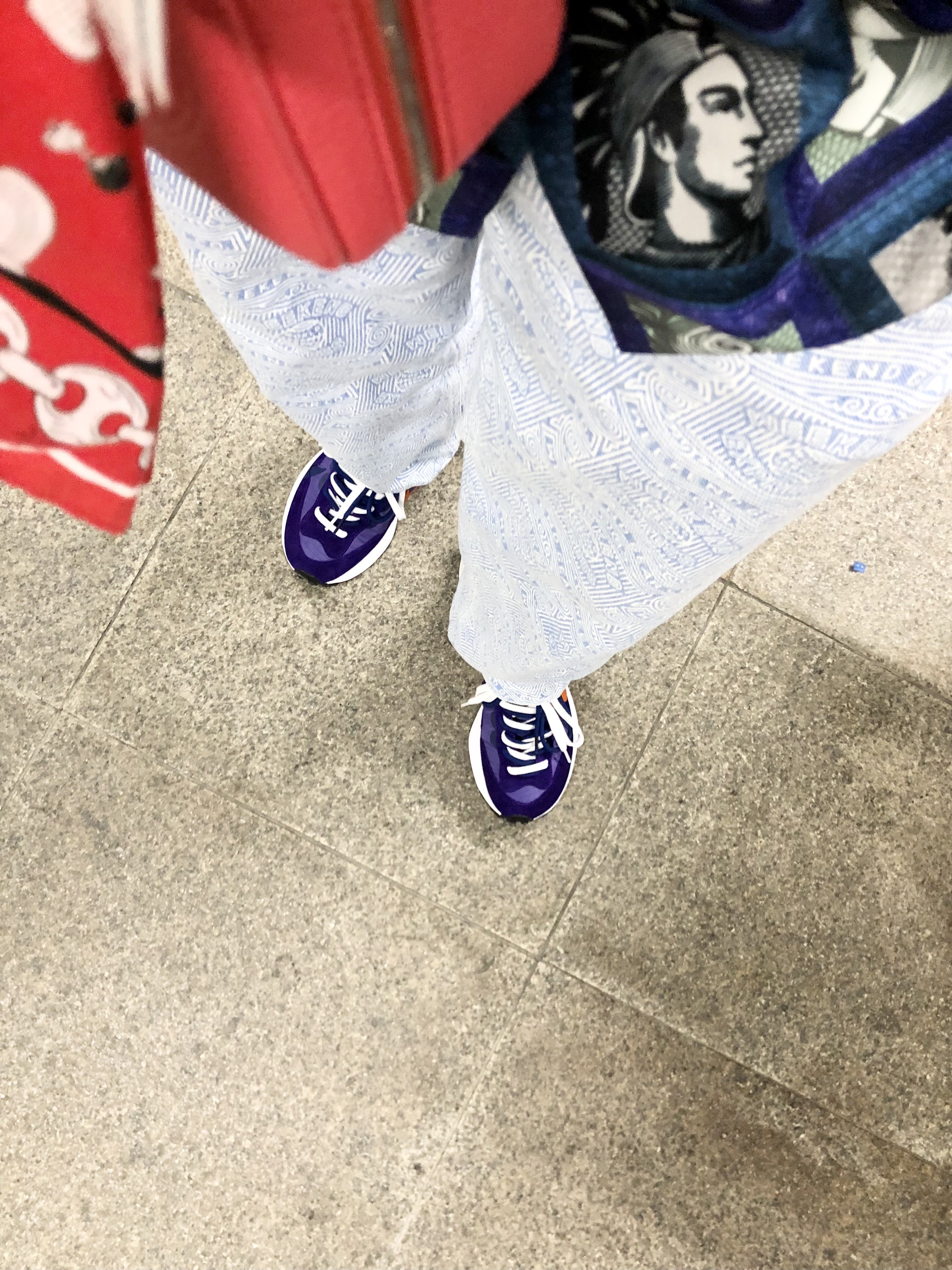 Nike x Sacai VaporWaffle Dark Iris 착용 스타일 - 1