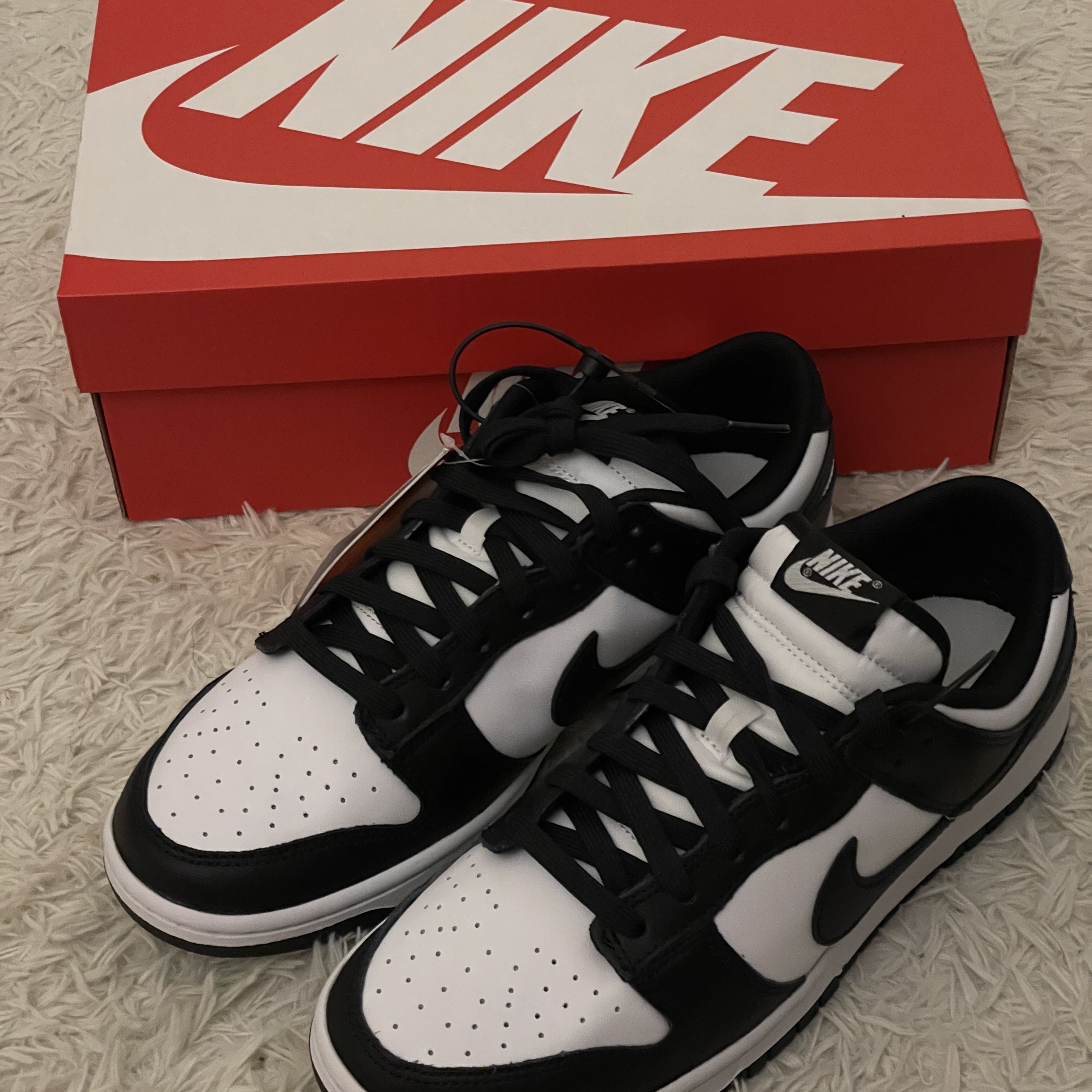 Nike Dunk Low Retro Black 착용 스타일 - 1