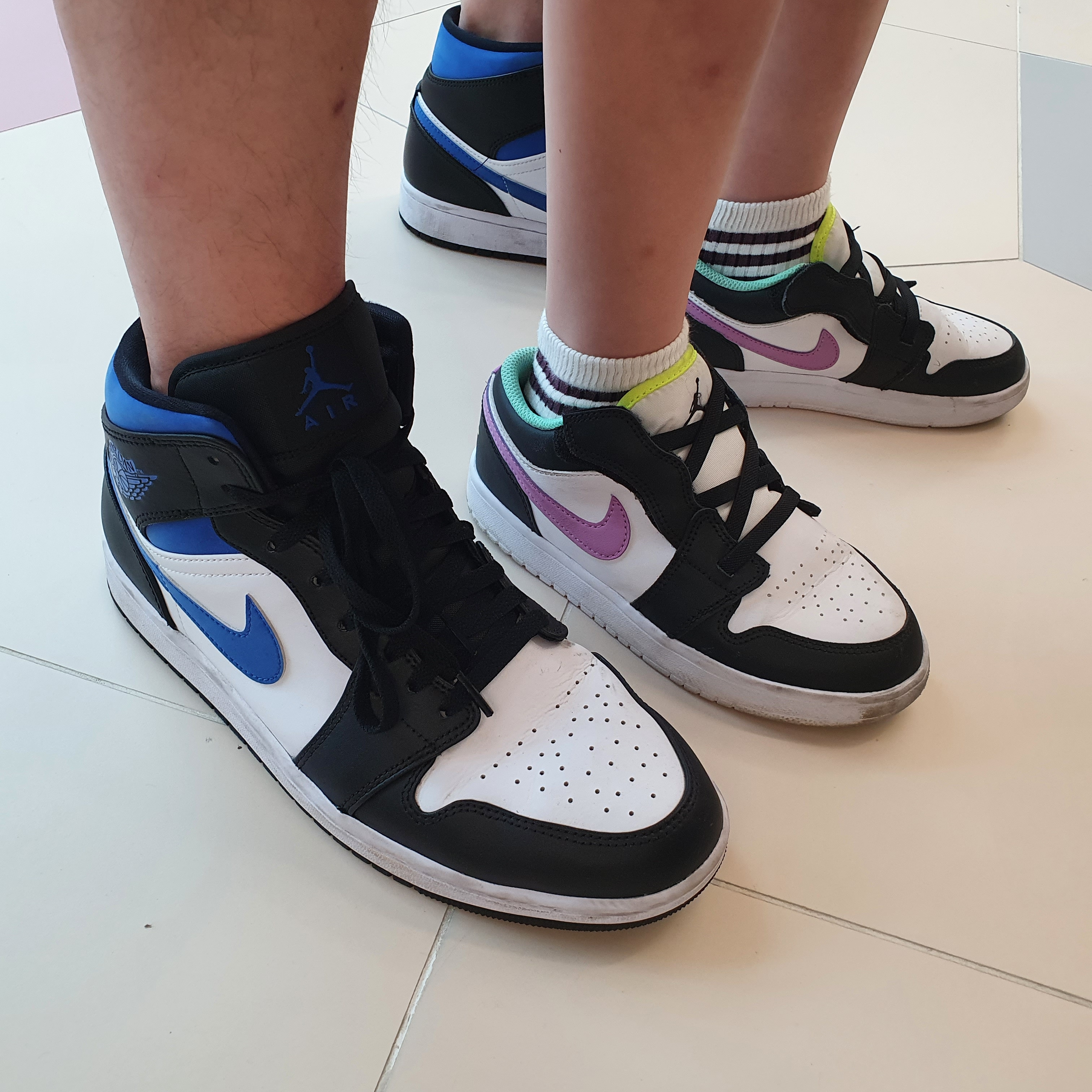 Jordan 1 Mid Racer Blue, (PS) Jordan 1 Low Alt White Violet Shock 착용 스타일 - 2