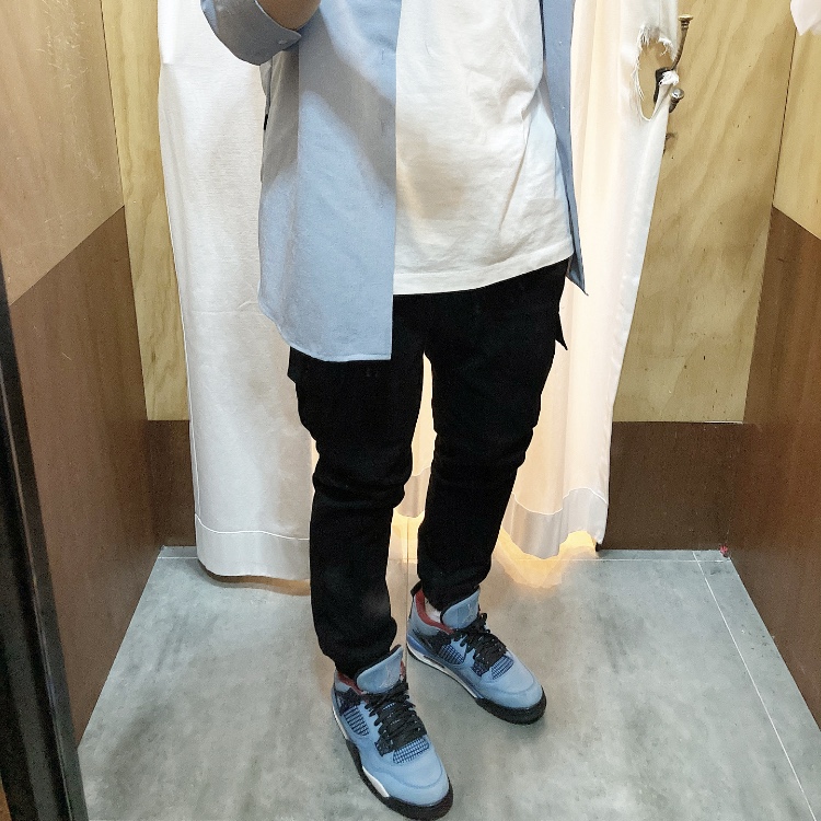 Jordan 4 x Travis Scott Retro Cactus Jack 착용 스타일