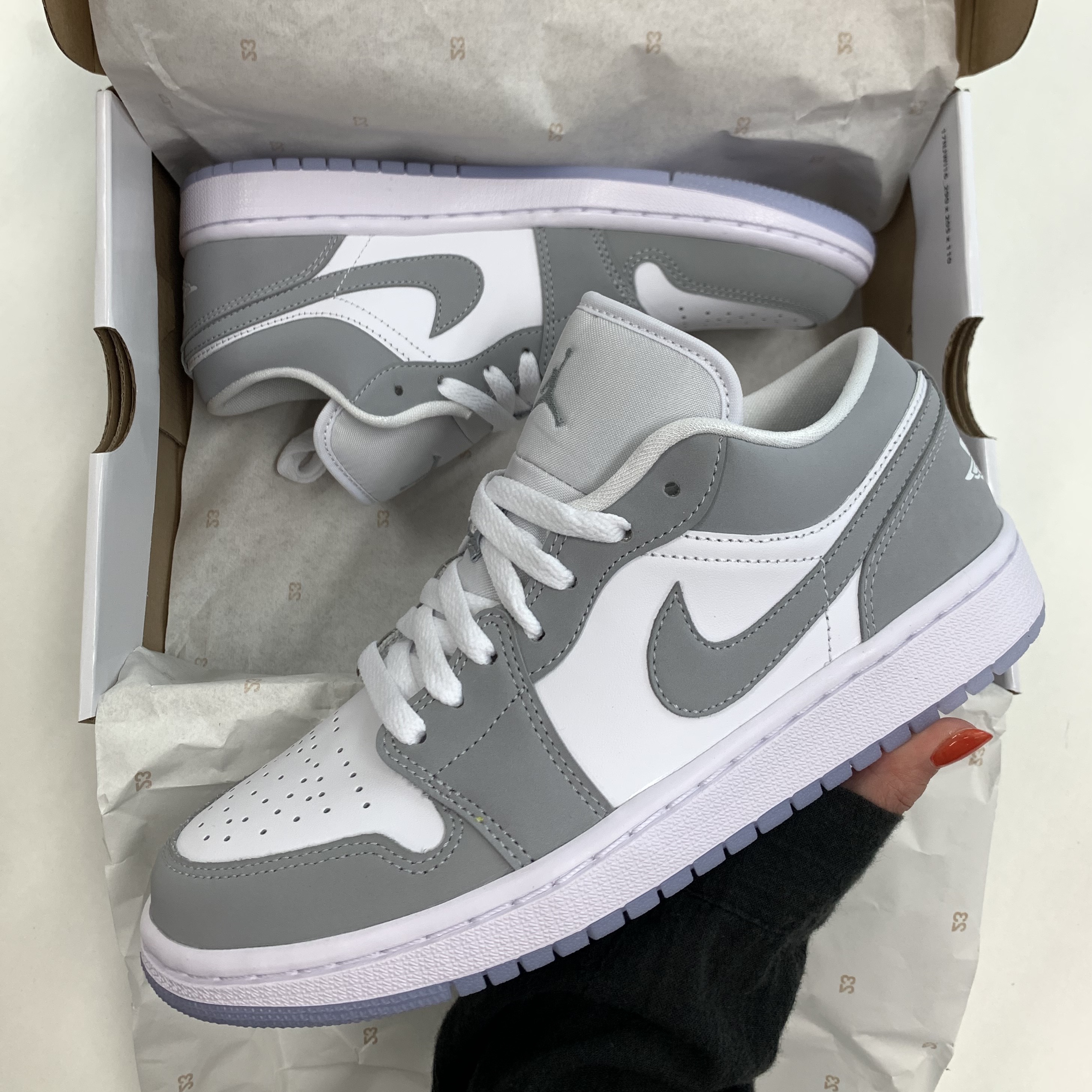 (W) Jordan 1 Low White Wolf Grey 착용 스타일 - 1