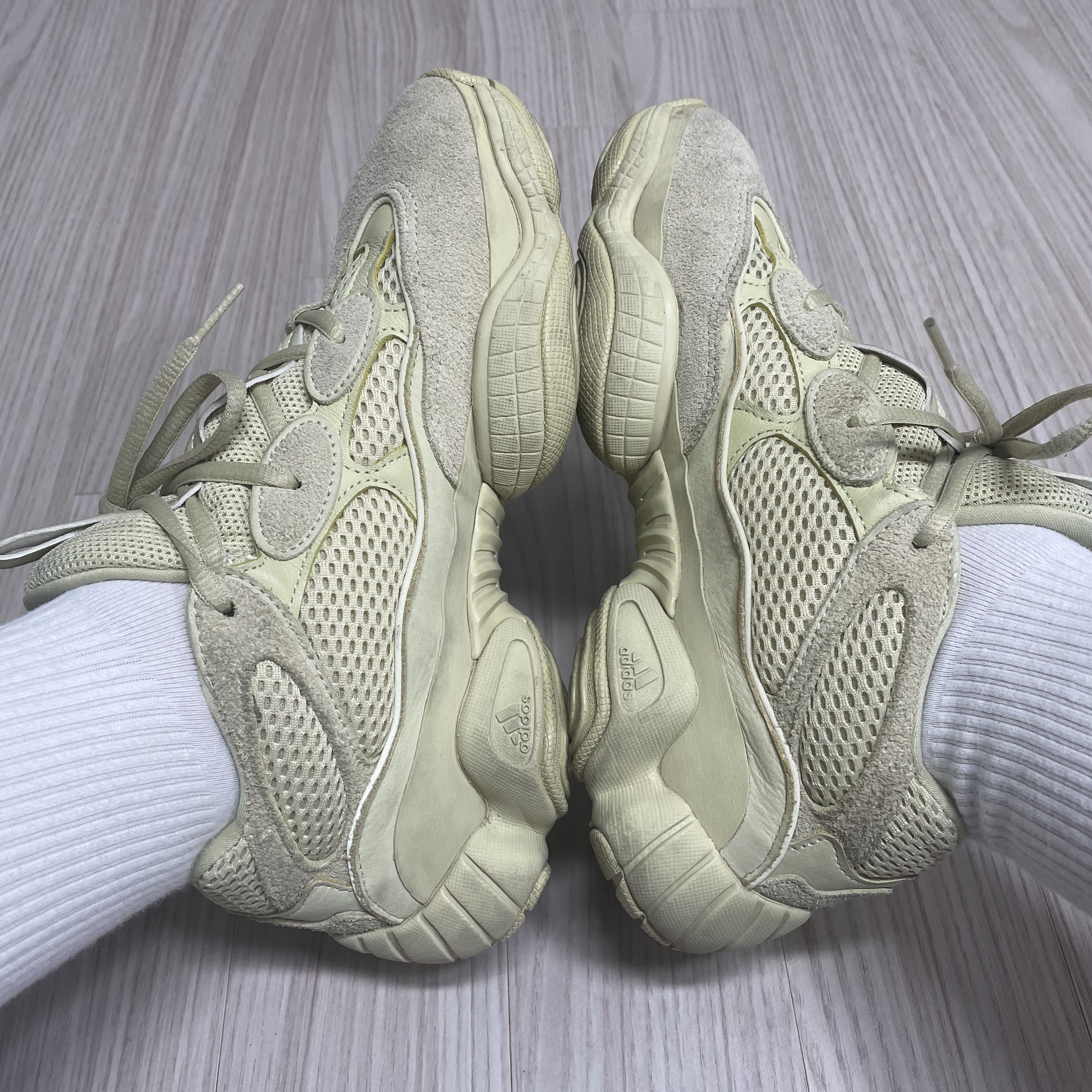Adidas Yeezy 500 Super Moon Yellow 착용 스타일