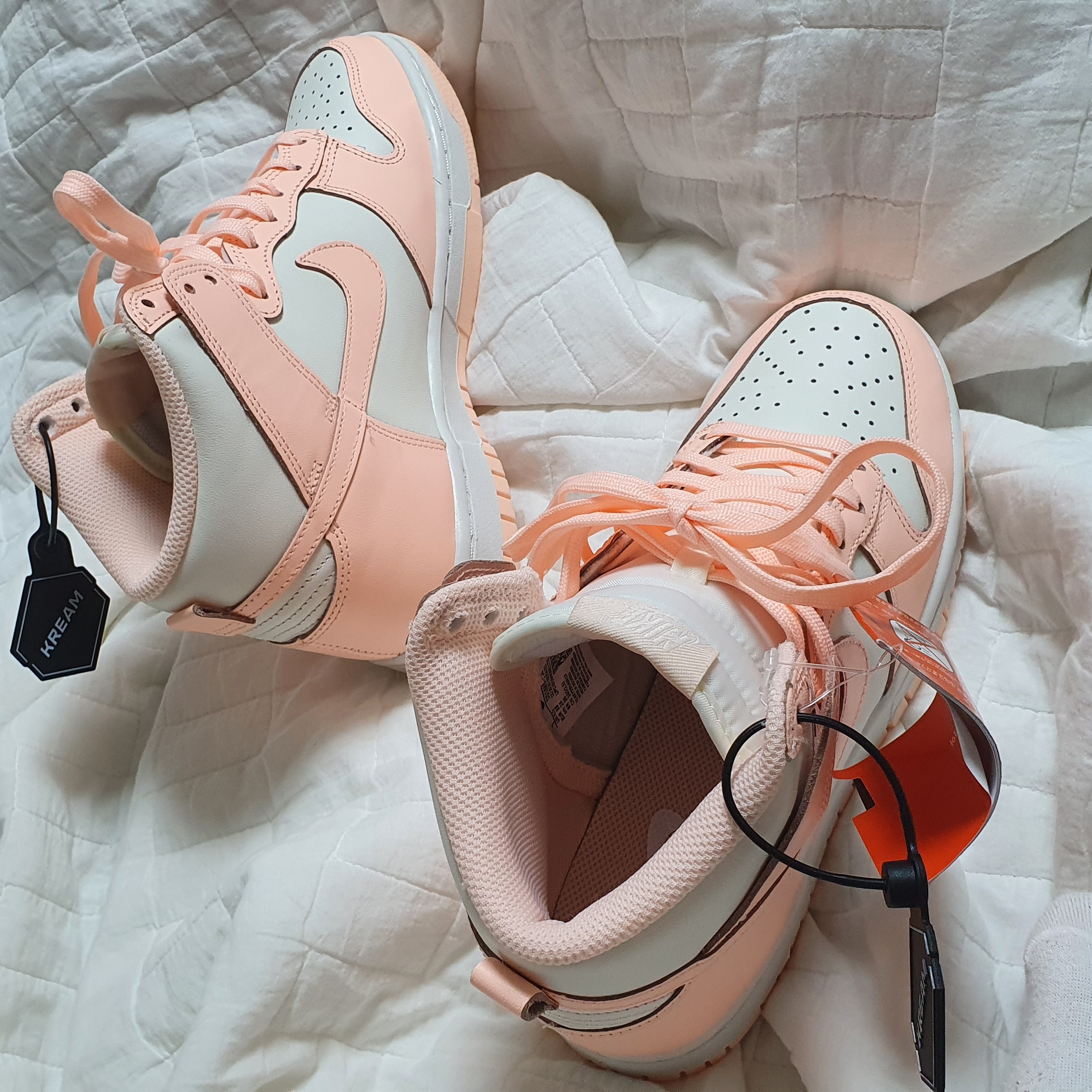 (W) Nike Dunk High Crimson Tint 착용 스타일 - 2