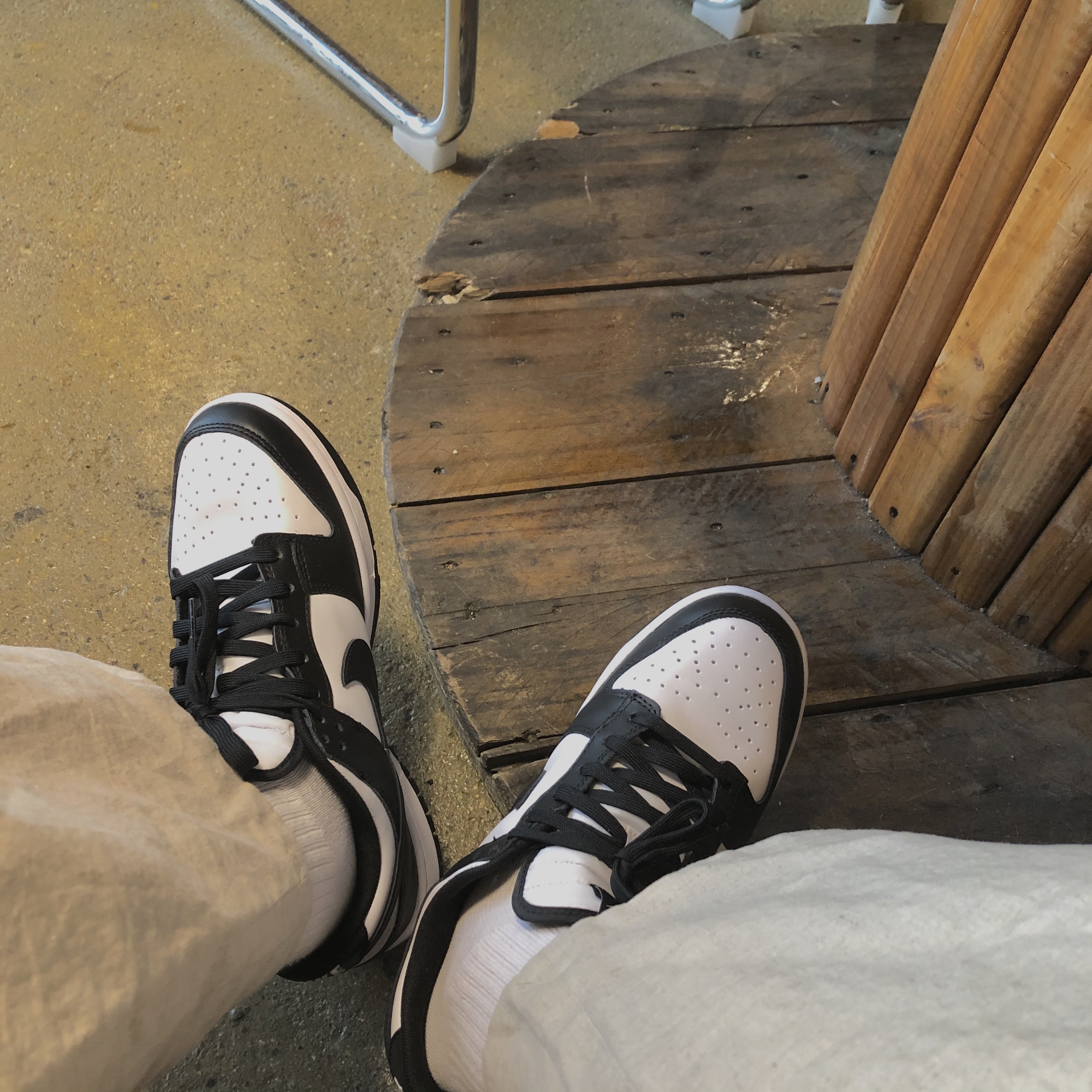 Nike Dunk Low Retro Black 착용 스타일 - 2
