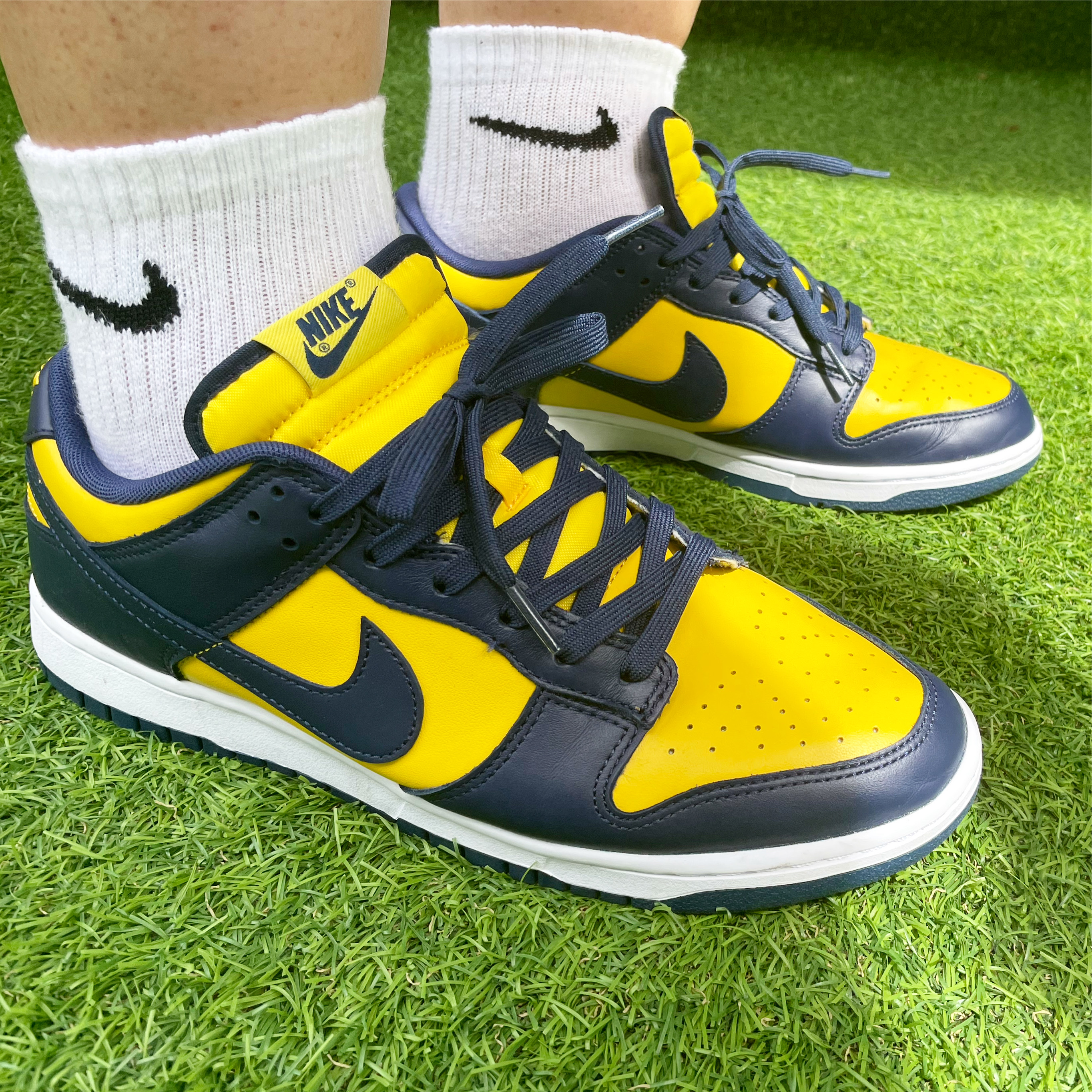 Nike Dunk Low Retro Varsity Maize 착용 스타일