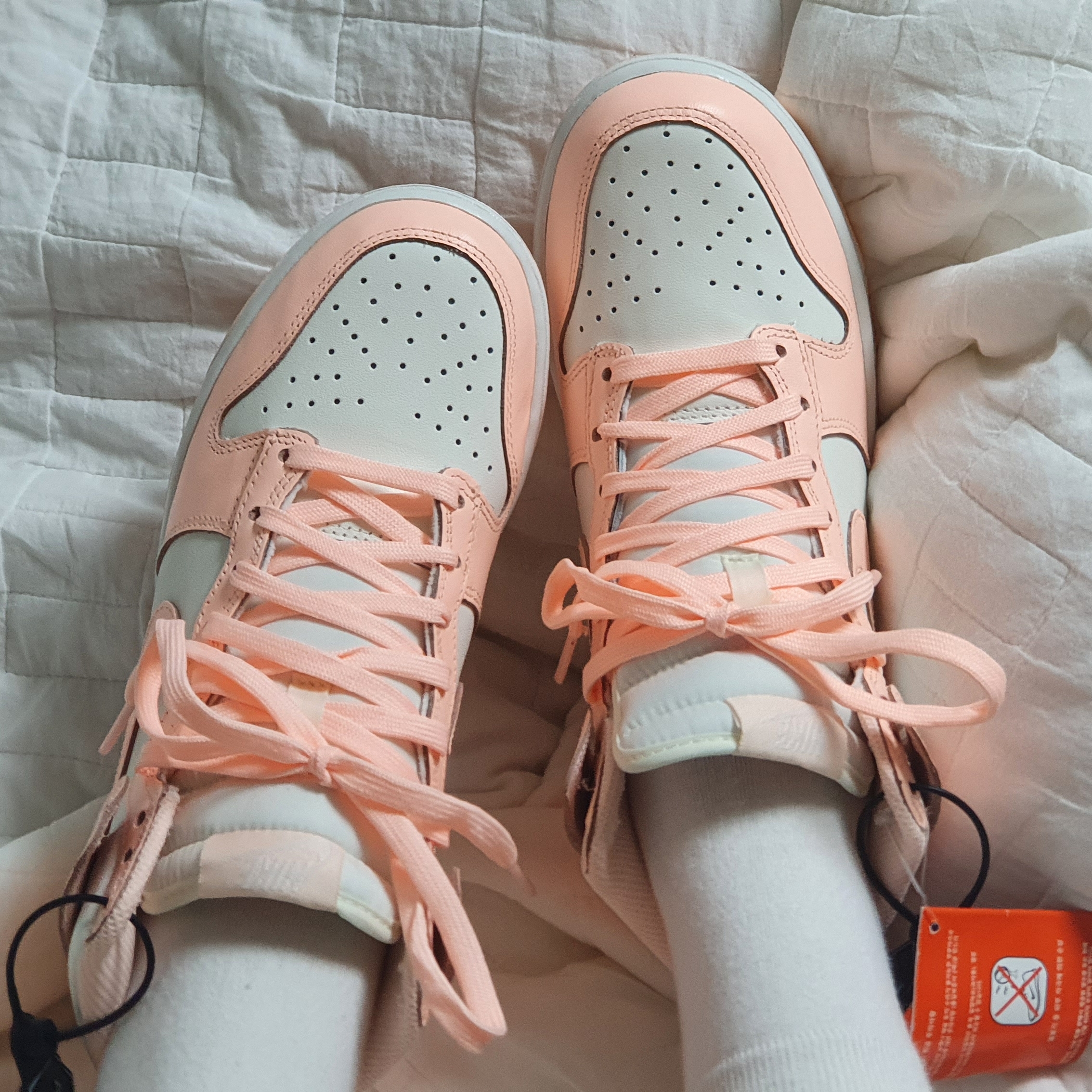 (W) Nike Dunk High Crimson Tint 착용 스타일 - 3