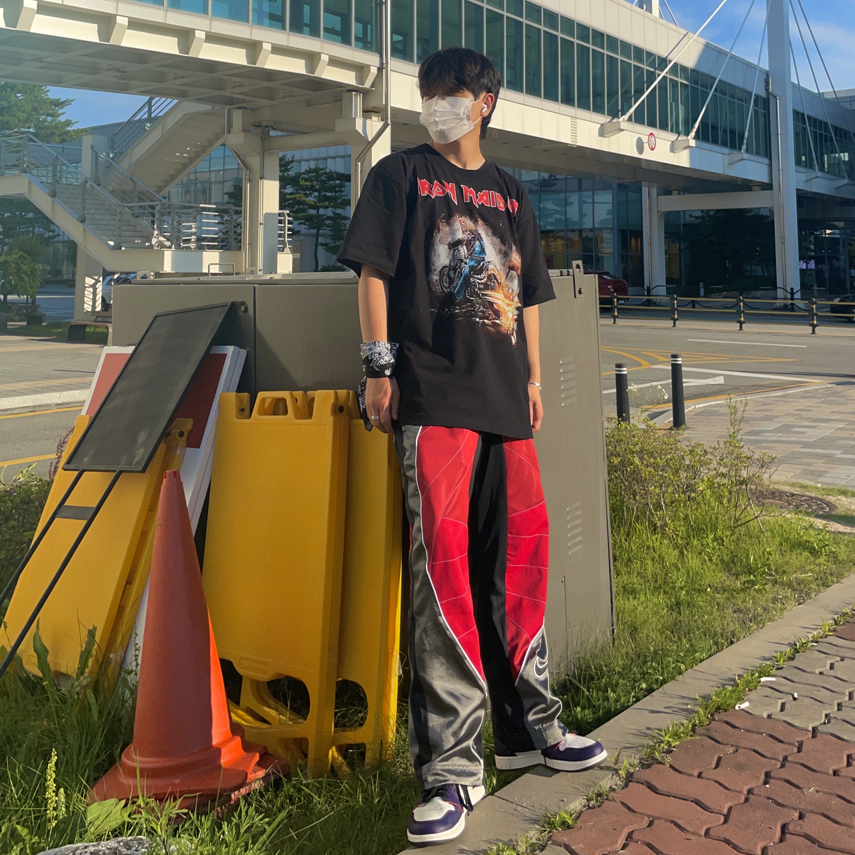 Jordan 1 Retro High OG Defiant SB LA to Chicago, Nike x Cactus Plant Flea Market MX Rave Pants Red Grey Black - Asia 착용 스타일 - 2
