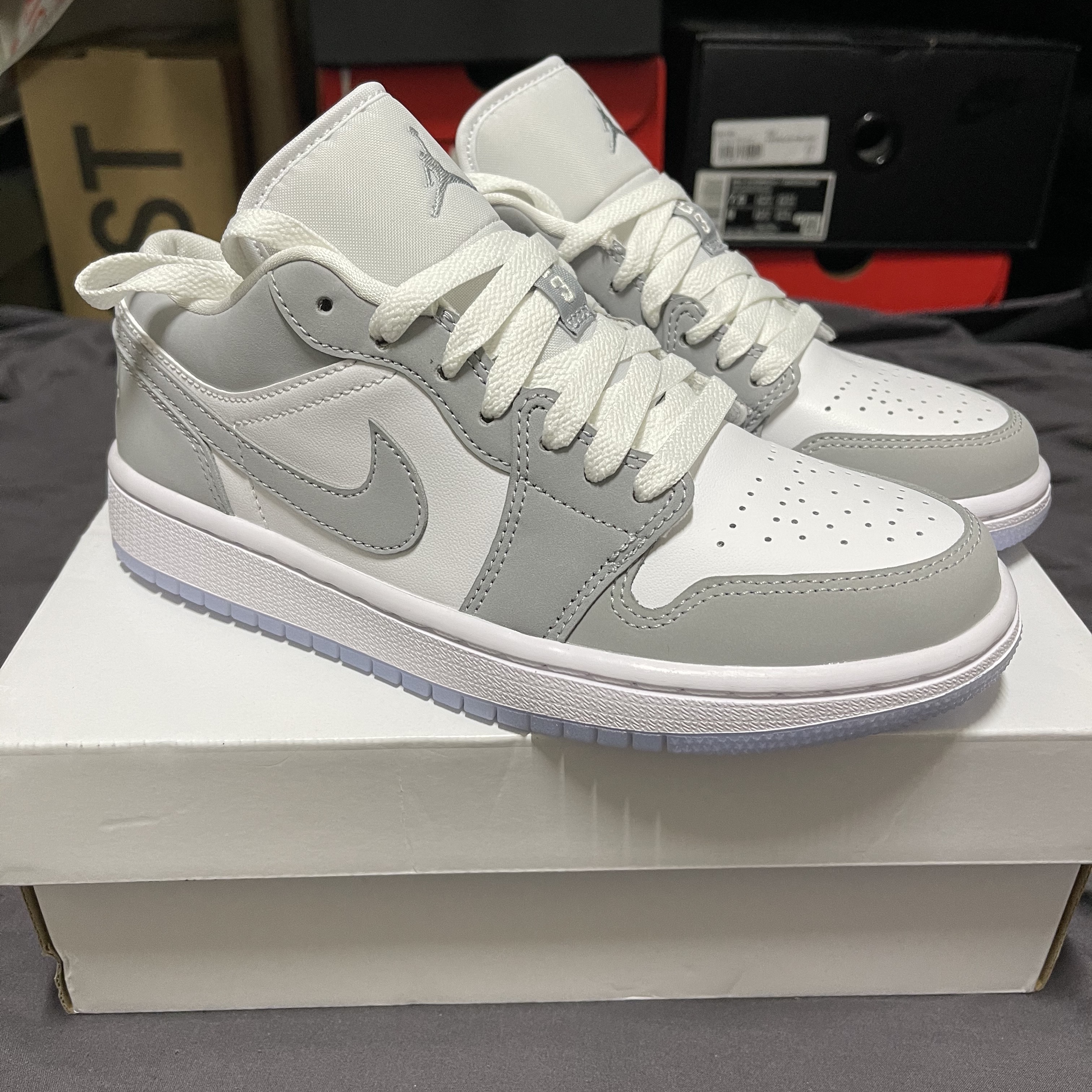 (W) Jordan 1 Low White Wolf Grey 착용 스타일