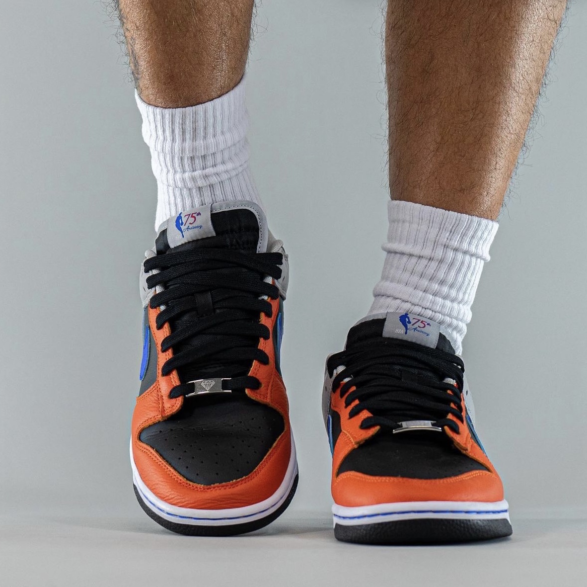 Nike x Supreme Air Force 1 Mid NBA Black 착용 스타일 - 2