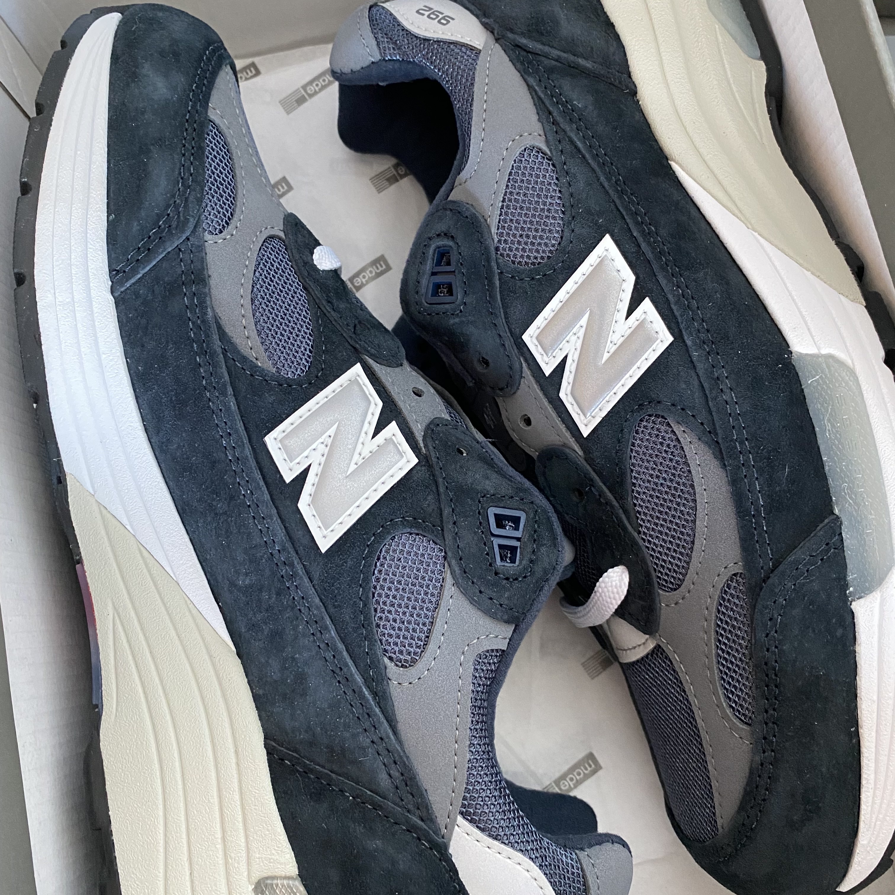 New Balance 992 Made in USA Navy 착용 스타일