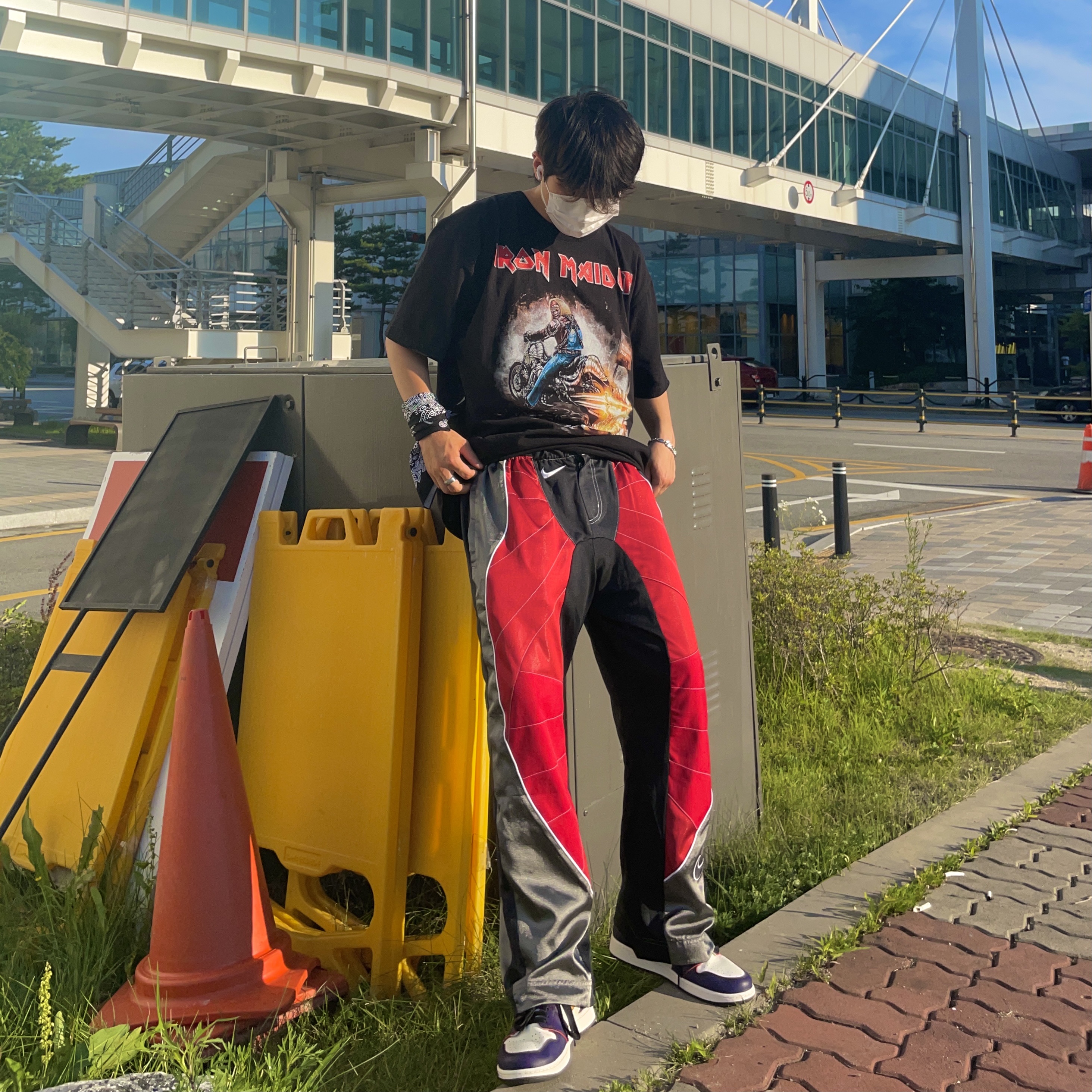 Jordan 1 Retro High OG Defiant SB LA to Chicago, Nike x Cactus Plant Flea Market MX Rave Pants Red Grey Black - Asia 착용 스타일 - 1