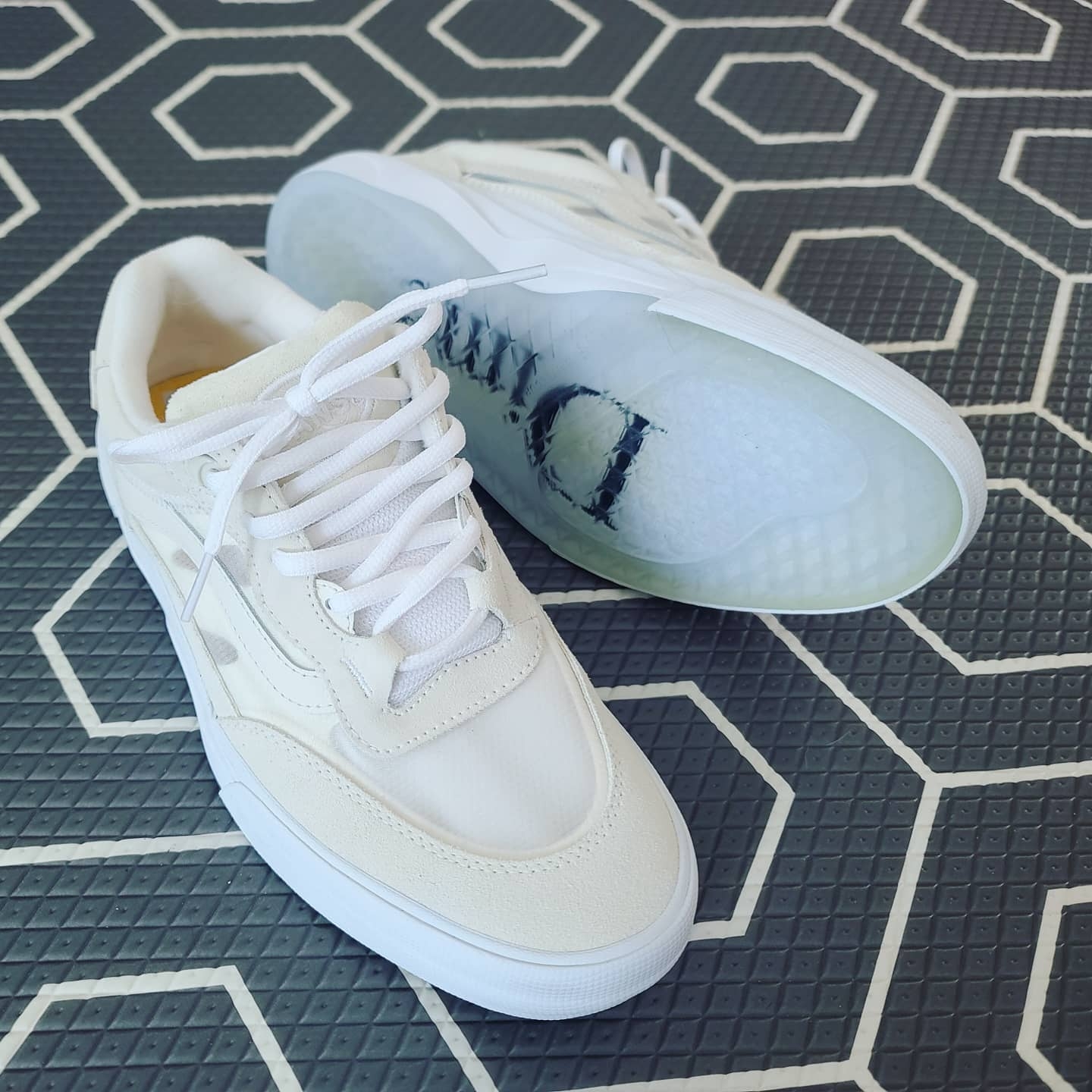 Vans x Dime Wayvee Egret 착용 스타일 - 1