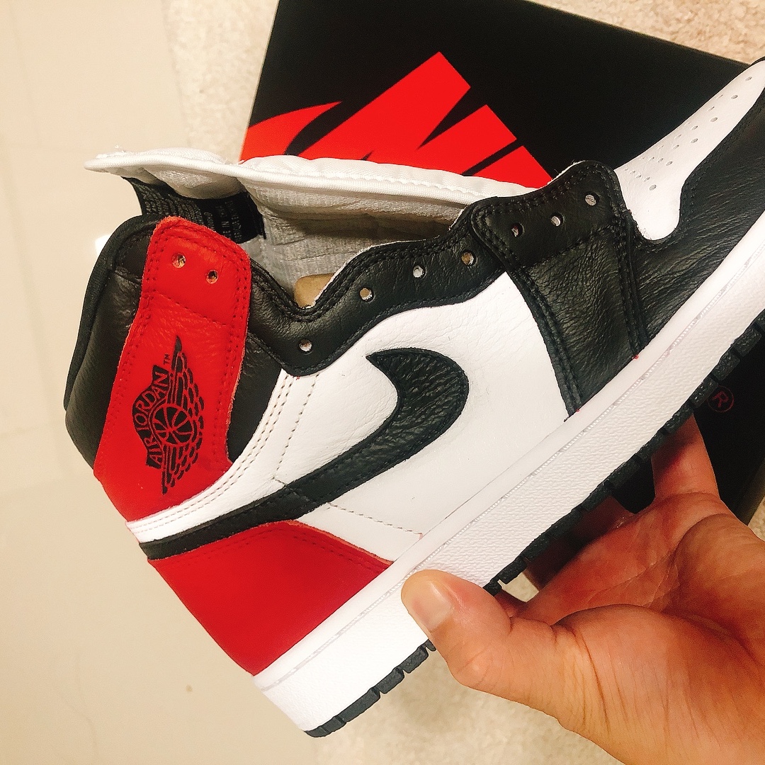 Jordan 1 Retro High OG Light Fusion Red 착용 스타일 - 3