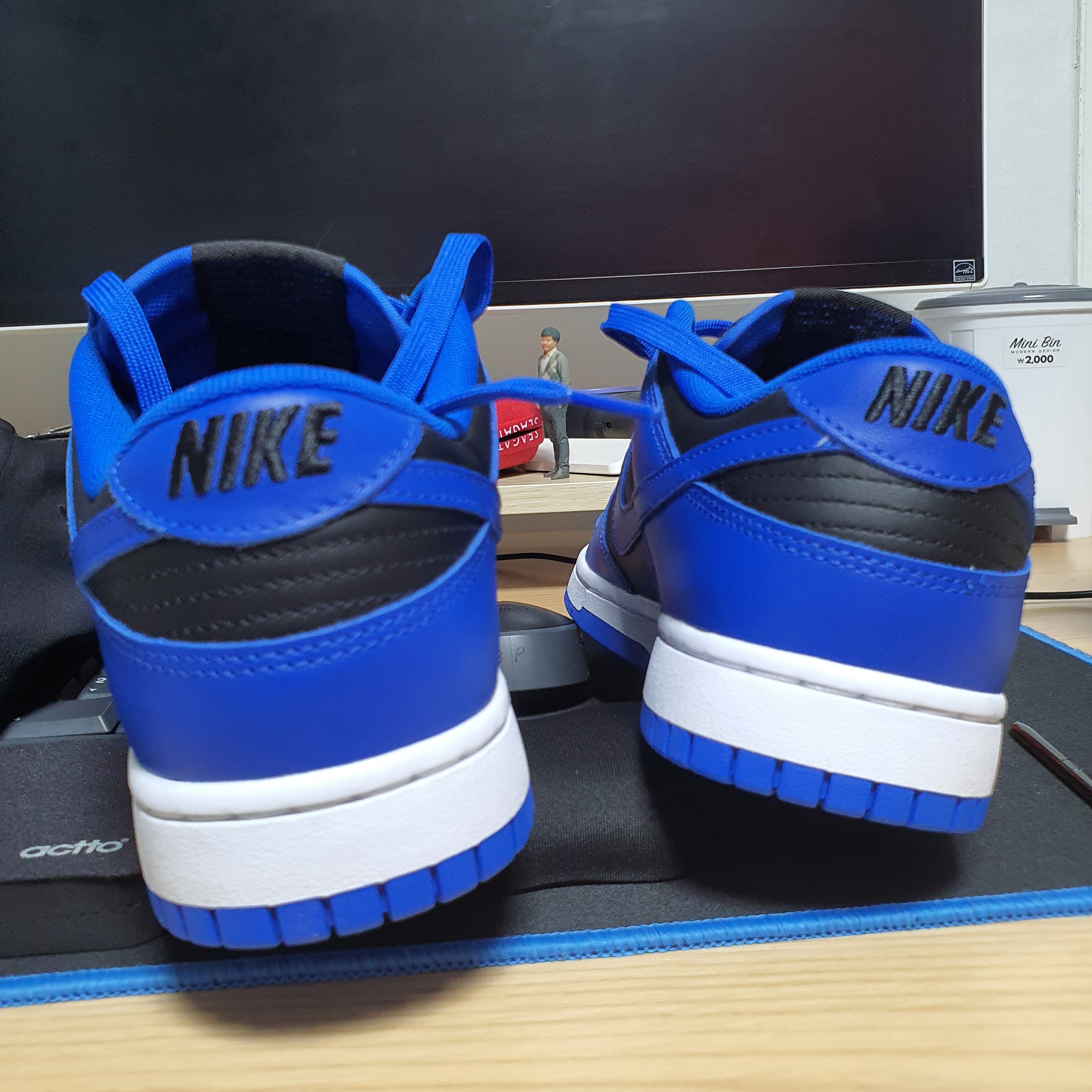 Nike Dunk Low Retro Hyper Cobalt 착용 스타일