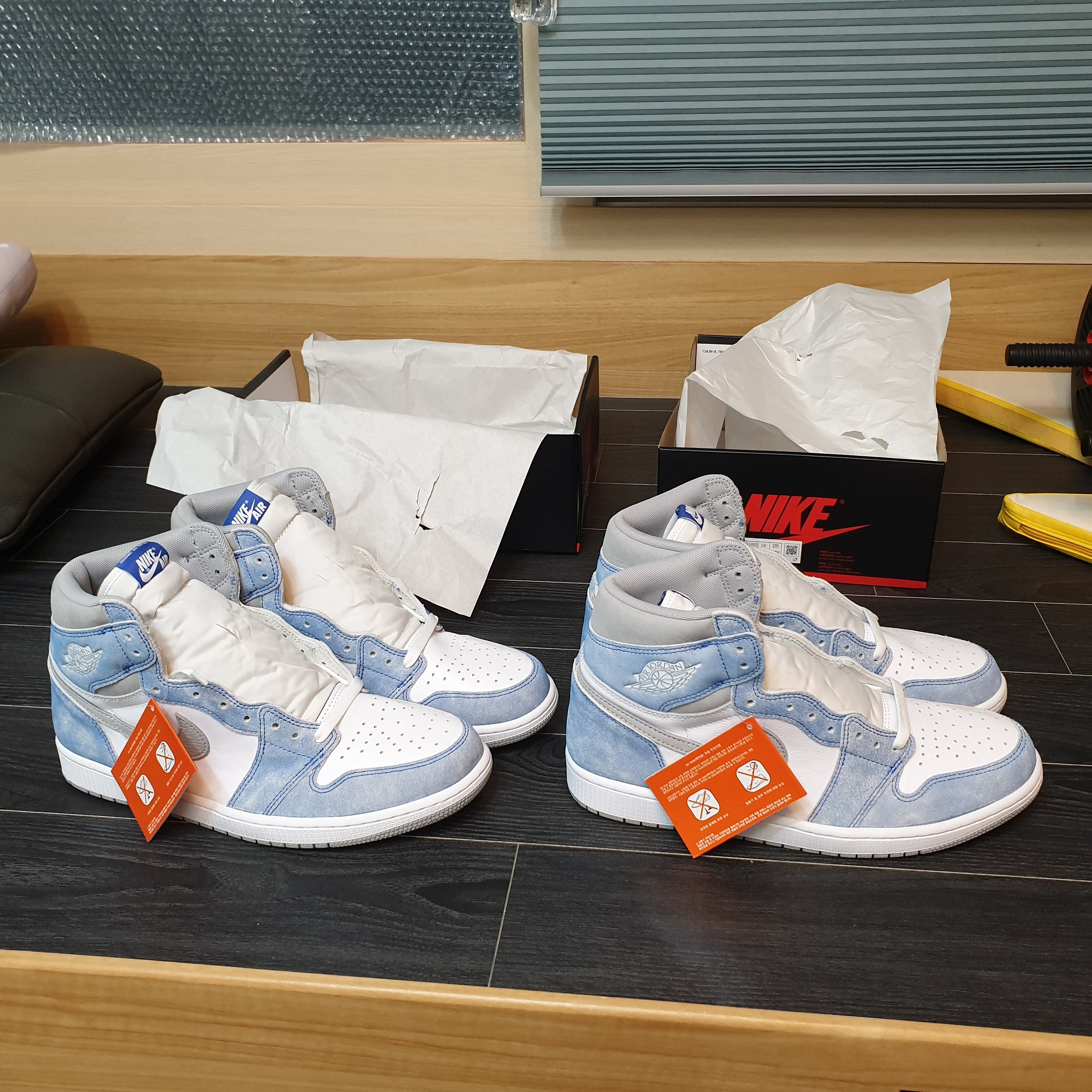 Jordan 1 Retro High OG Hyper Royal 착용 스타일