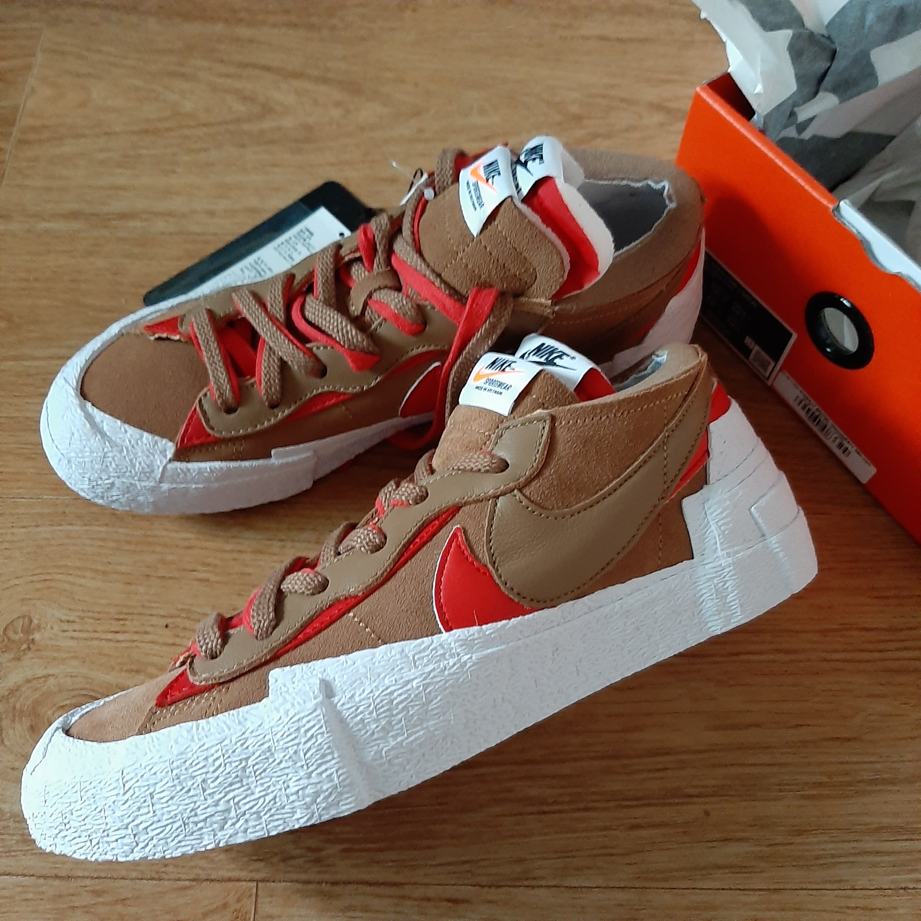 Nike x Sacai Blazer Low British Tan 착용 스타일 - 3