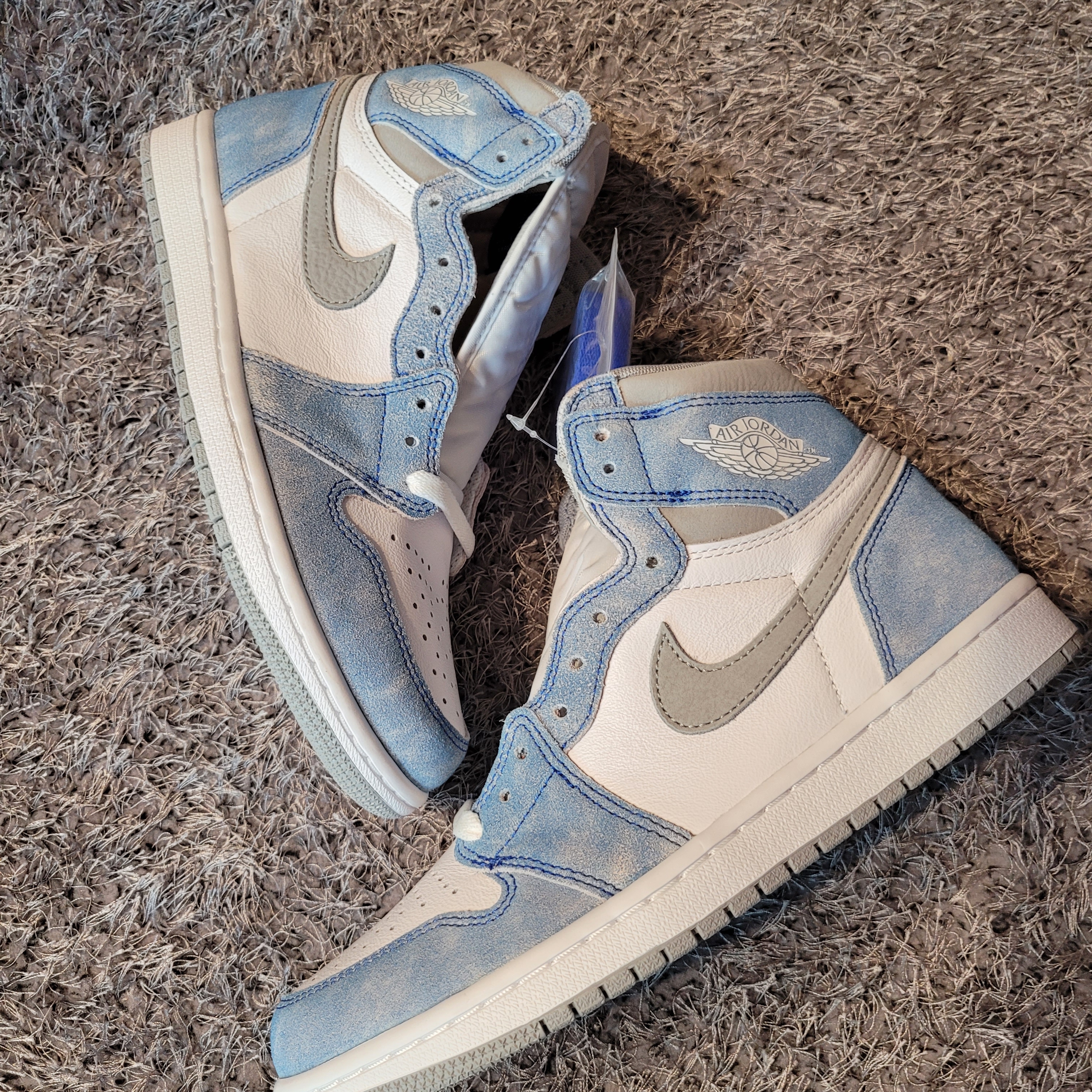 Jordan 1 Retro High OG Hyper Royal 착용 스타일 - 3
