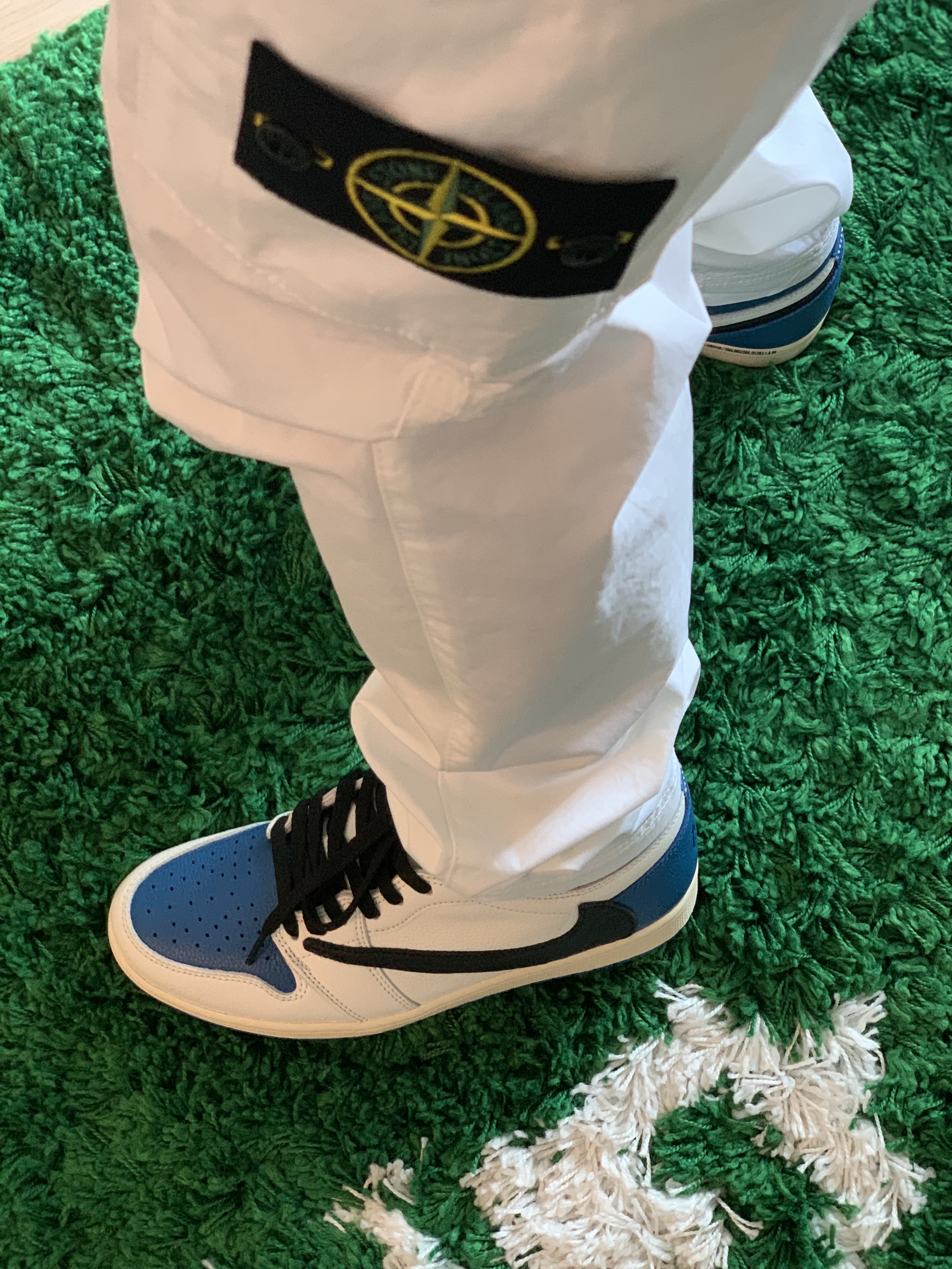 Jordan 1 x Travis Scott x Fragment Retro High OG SP Military Blue, Palace x AMG Technical Crew Black - 21SS 착용 스타일 - 4