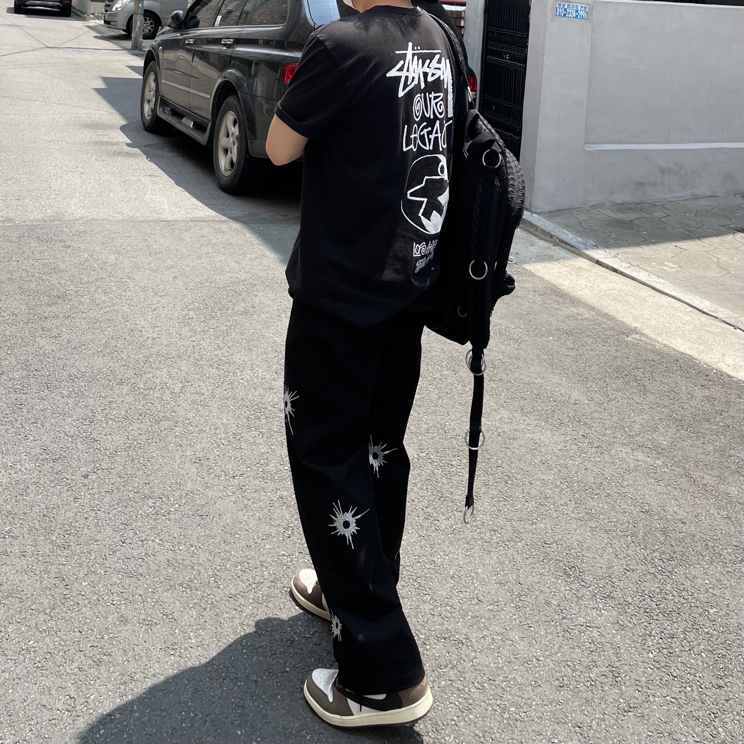 Jordan 1 x Travis Scott Retro High OG SP Mocha, Stussy x Our Legacy Surfman T-Shirt Black - 21SS 착용 스타일