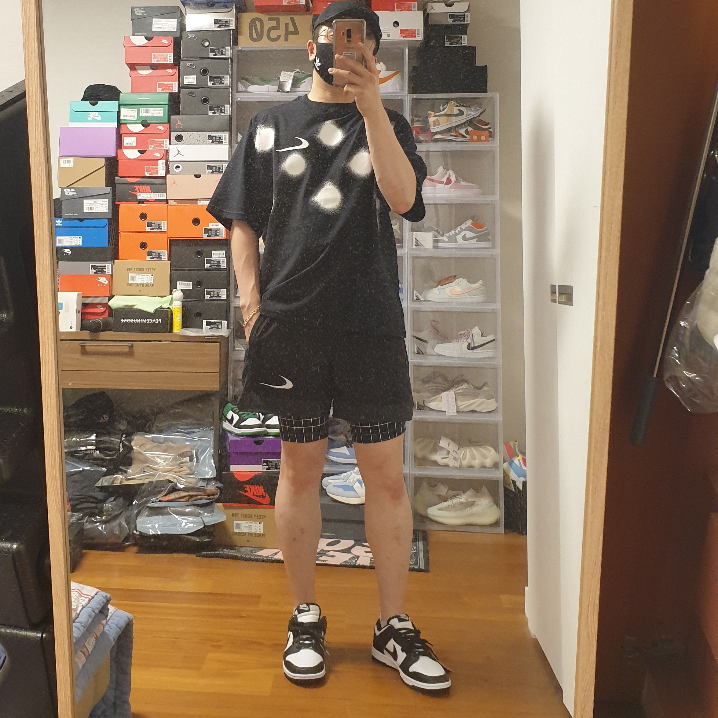 Nike x Off-White NRG Short Sleeve T-Shirt Black, Nike x Off-White NRG Shorts Black 착용 스타일 - 2