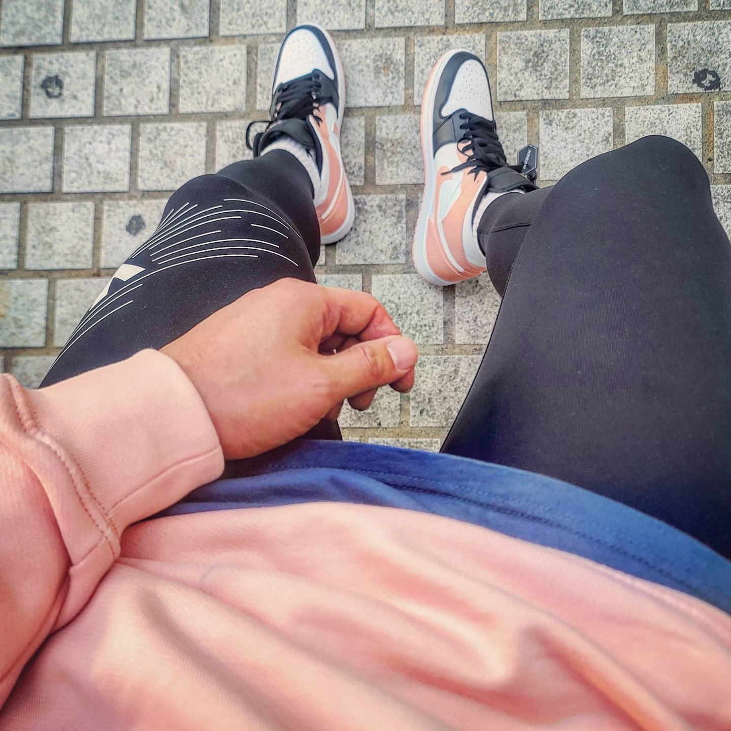 Jordan 1 Mid Arctic Orange 착용 스타일