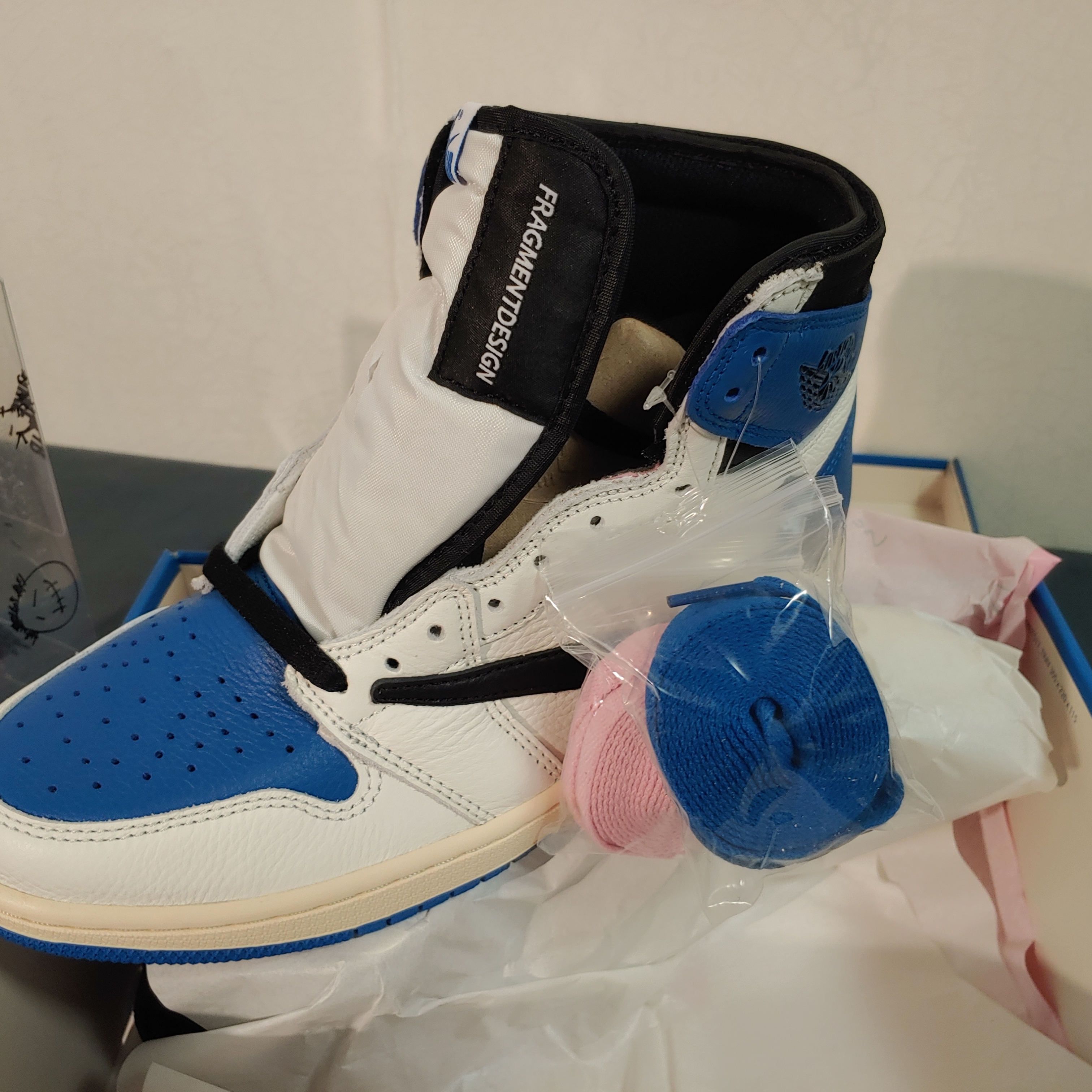 Jordan 1 x Travis Scott x Fragment Retro High OG SP Military Blue 착용 스타일 - 5