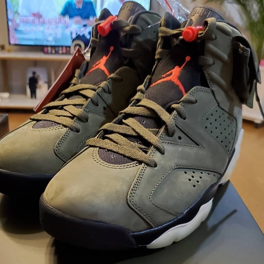 Jordan 1 x Travis Scott Retro High OG SP Mocha, Nike x Travis Scott NRG AG Utility Sweatpants Black 착용 스타일 - 5