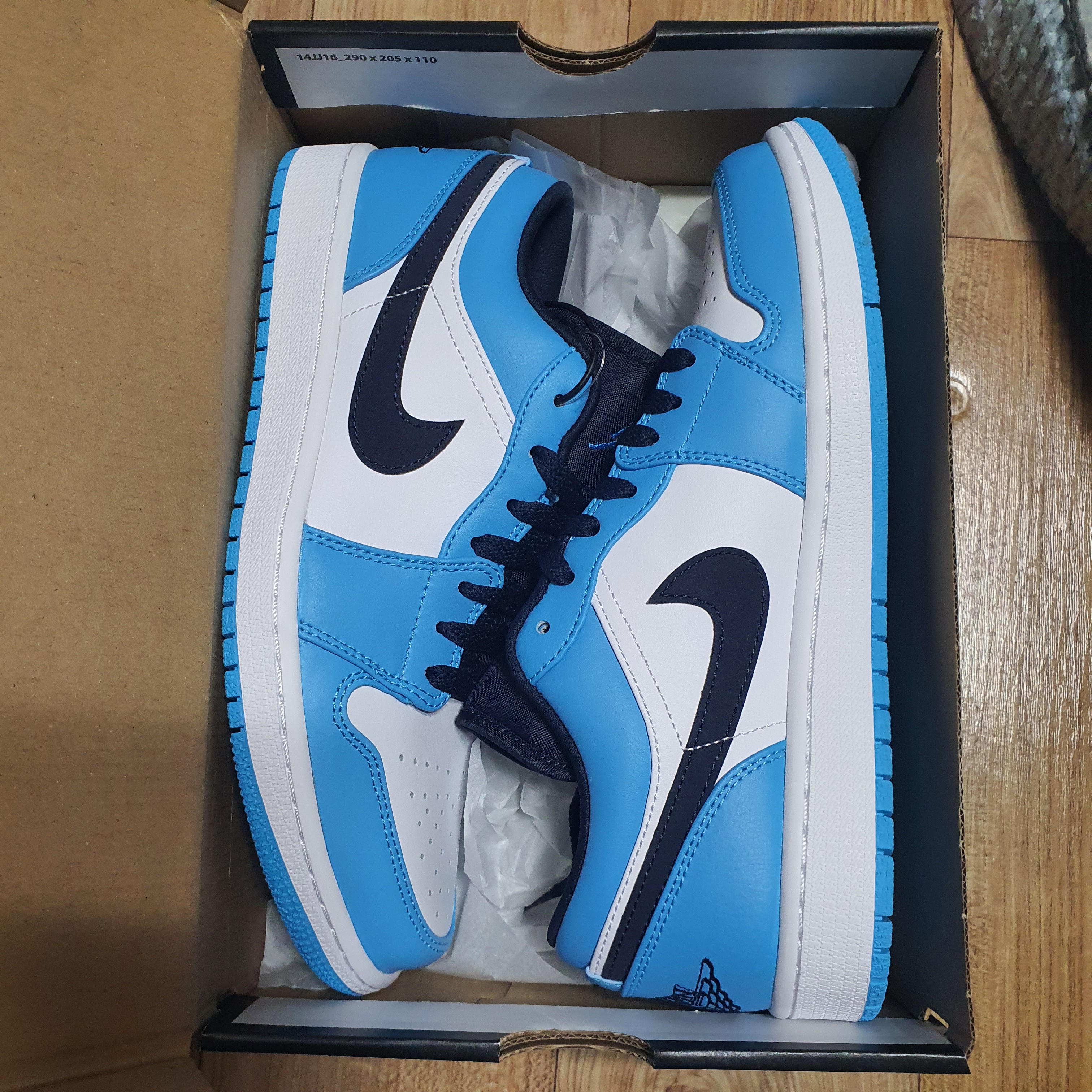 Jordan 1 Low Dark Powder Blue 착용 스타일 - 1