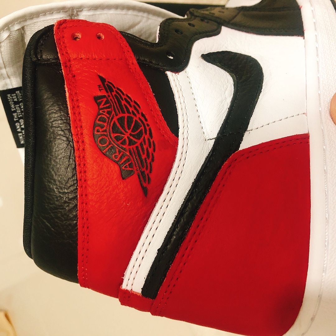 Jordan 1 Retro High OG Light Fusion Red 착용 스타일 - 2