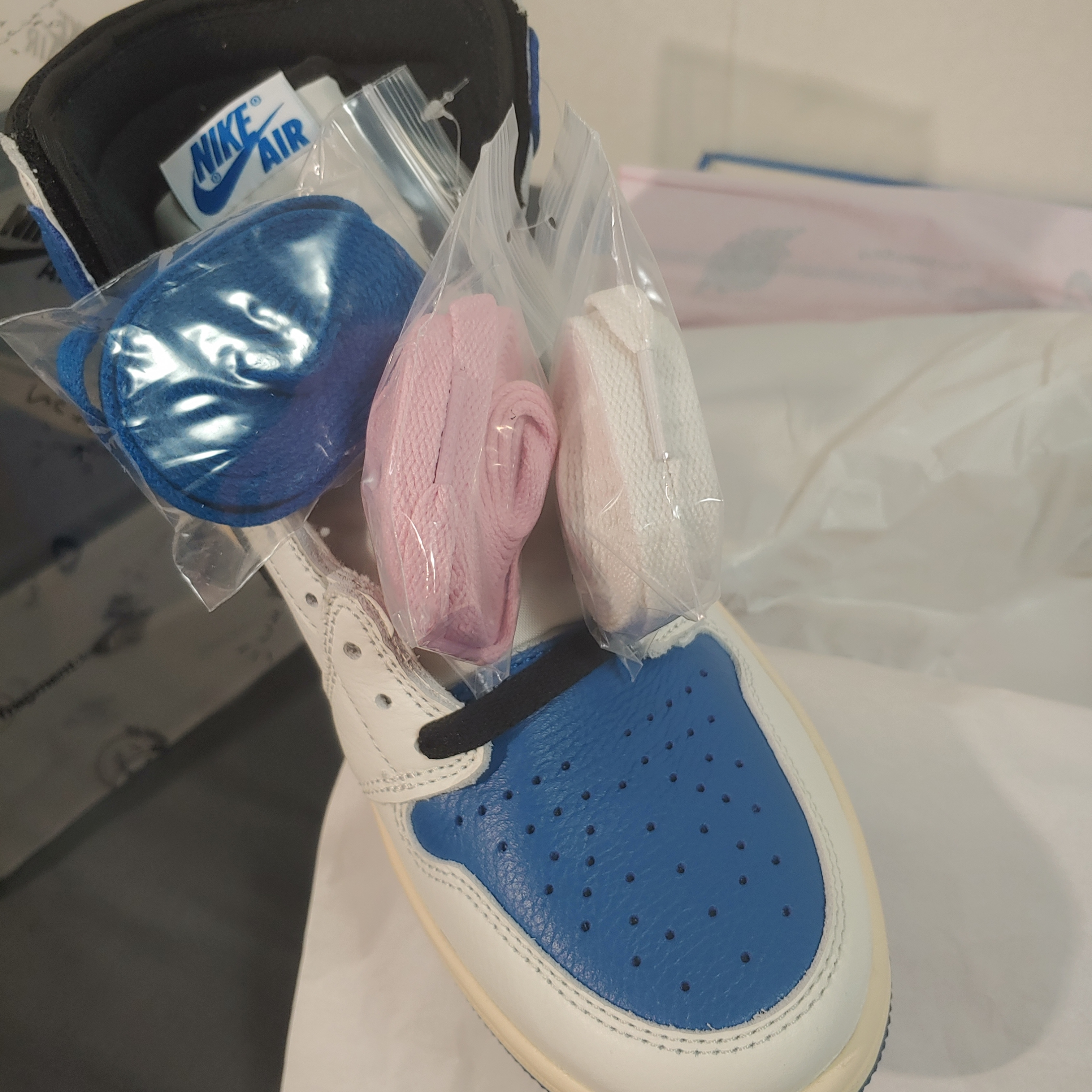 Jordan 1 x Travis Scott x Fragment Retro High OG SP Military Blue 착용 스타일 - 4