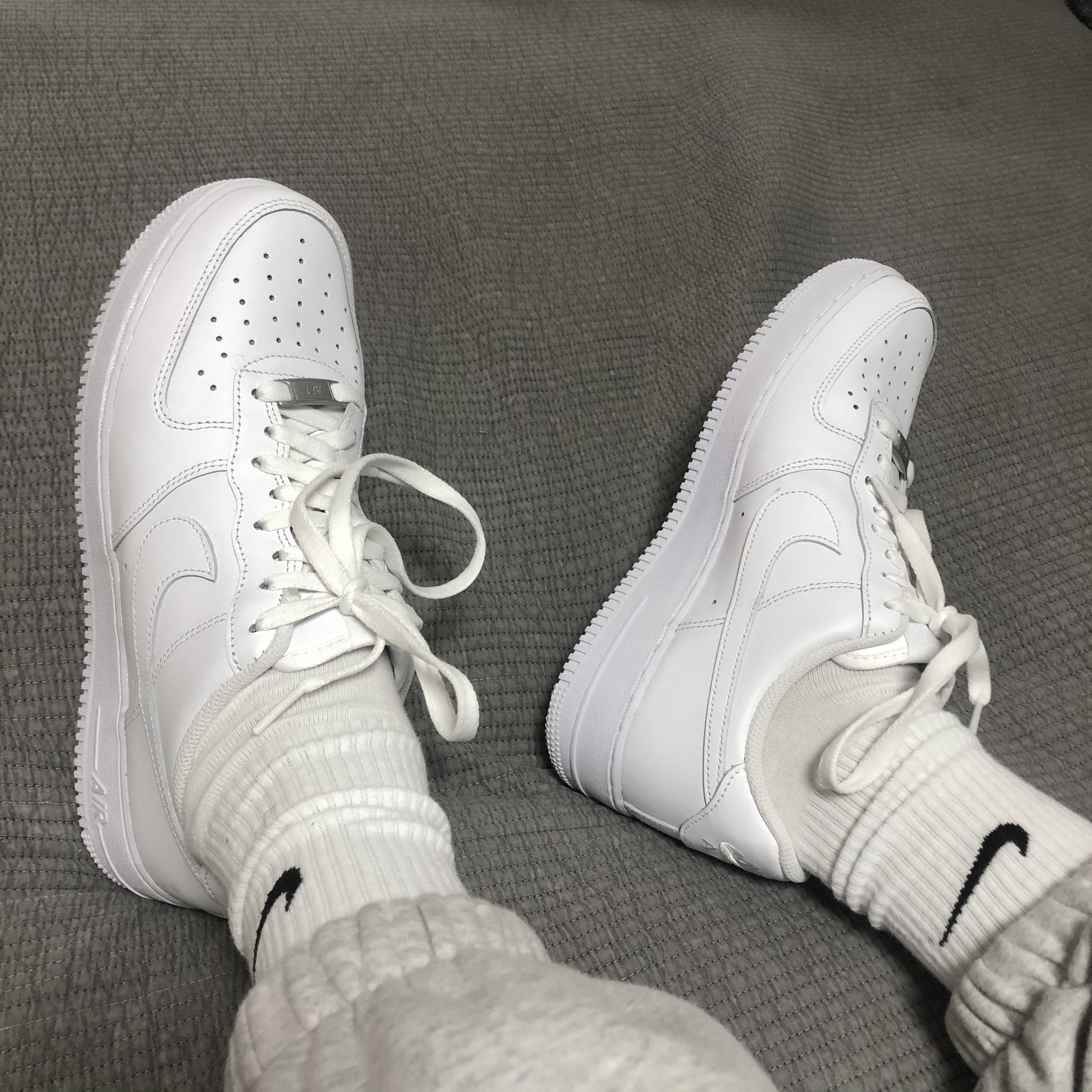Nike Air Force 1 '07 Low White 착용 스타일 - 2