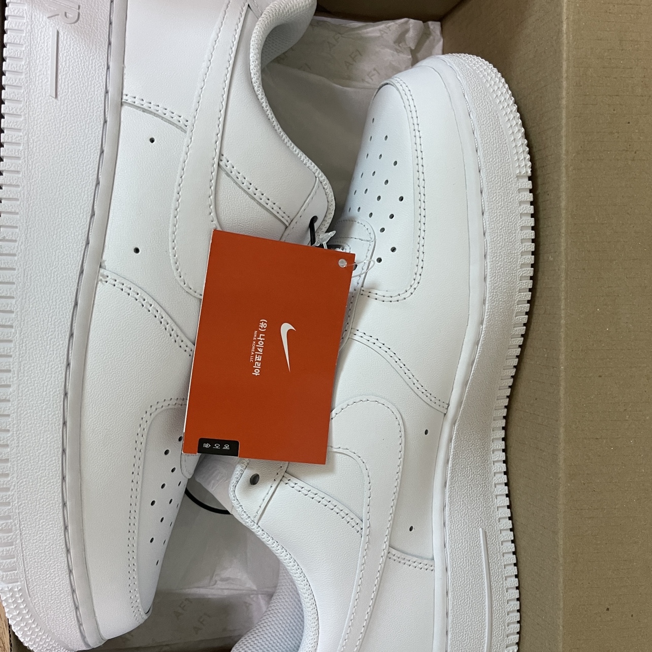 Nike Air Force 1 '07 Low White 착용 스타일 - 1