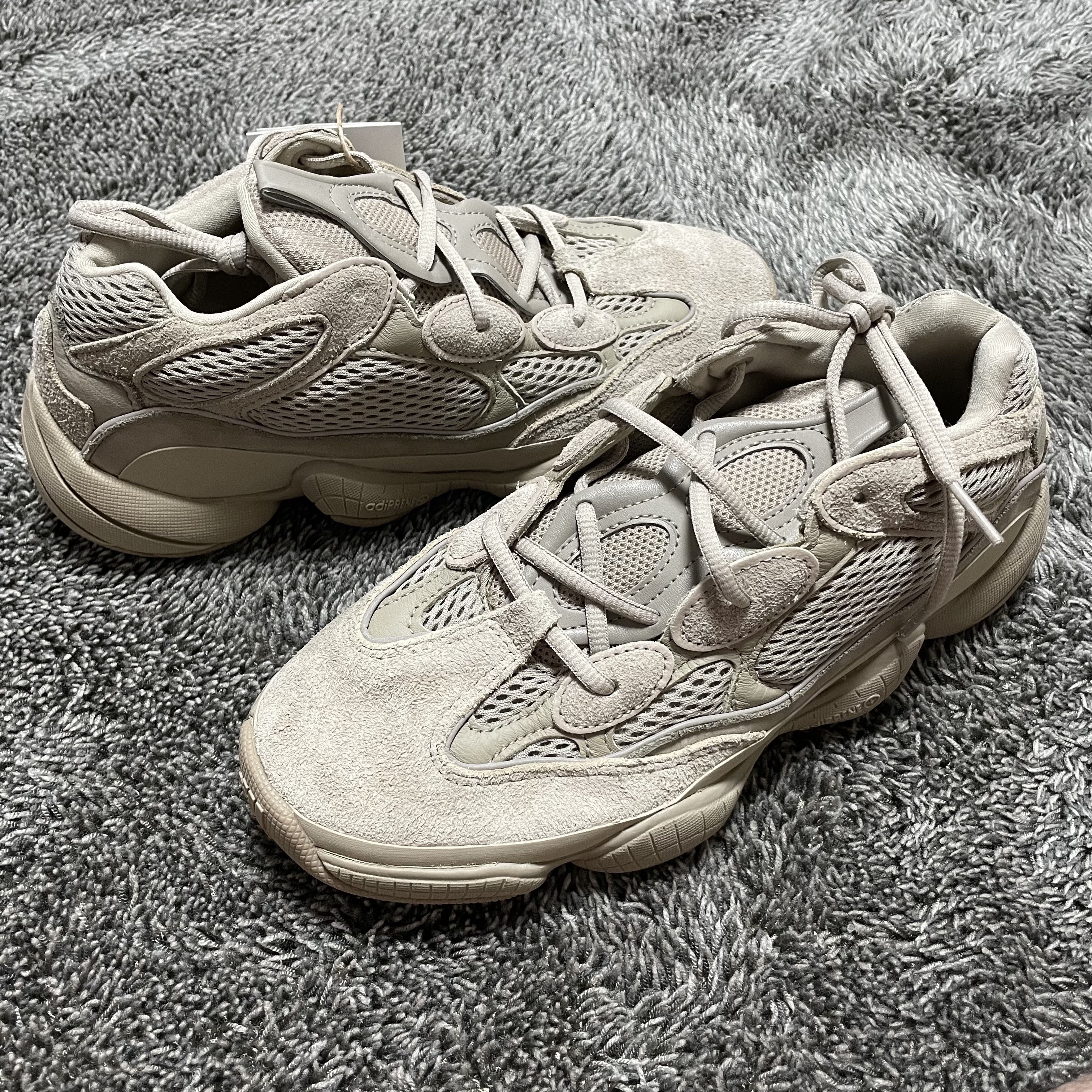 Adidas Yeezy 500 Taupe Light 착용 스타일 - 2