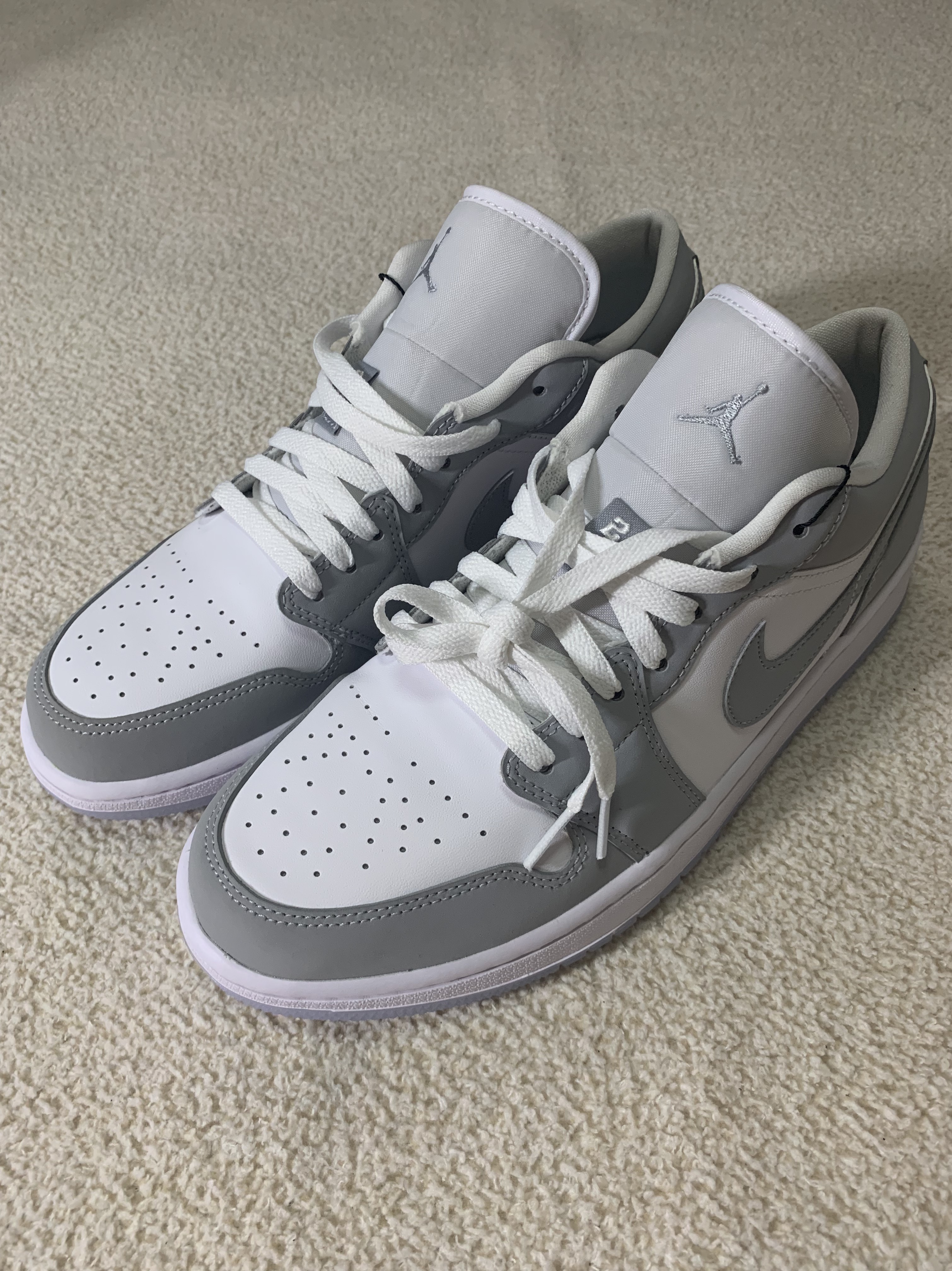 (W) Jordan 1 Low White Wolf Grey 착용 스타일