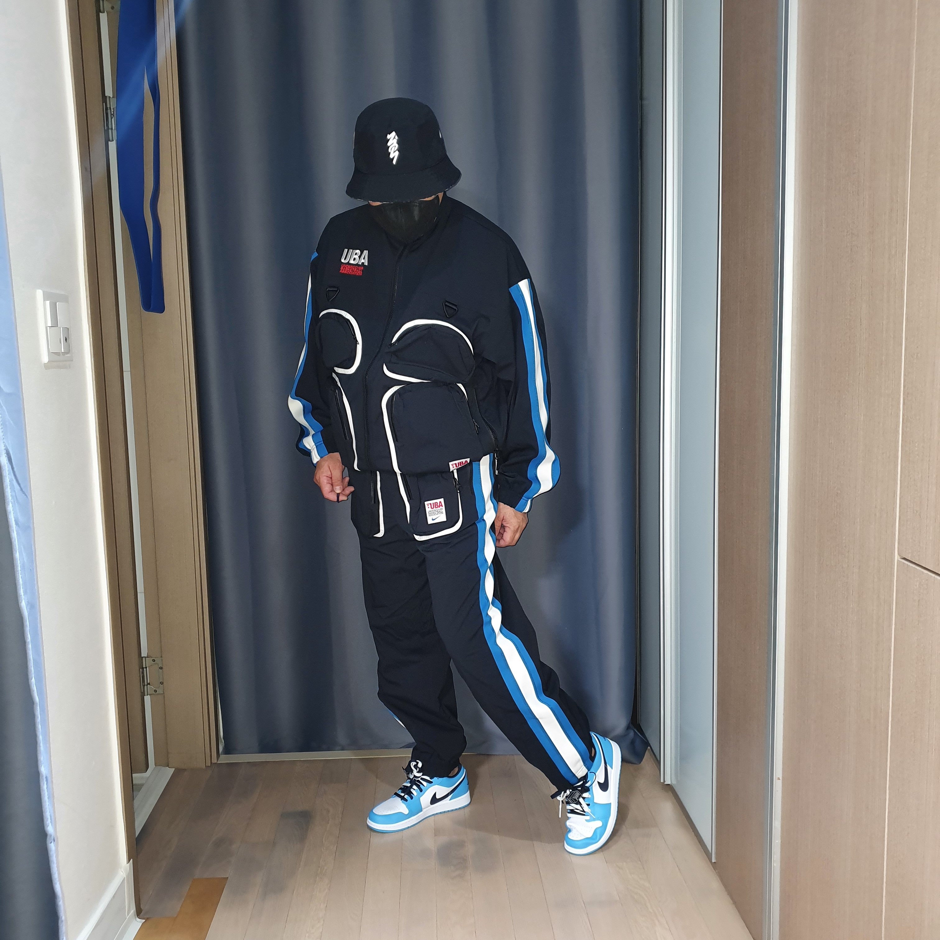 Nike x Undercover NRG Track Suit Black - Asia, Jordan 1 Low Dark Powder Blue 착용 스타일 - 2
