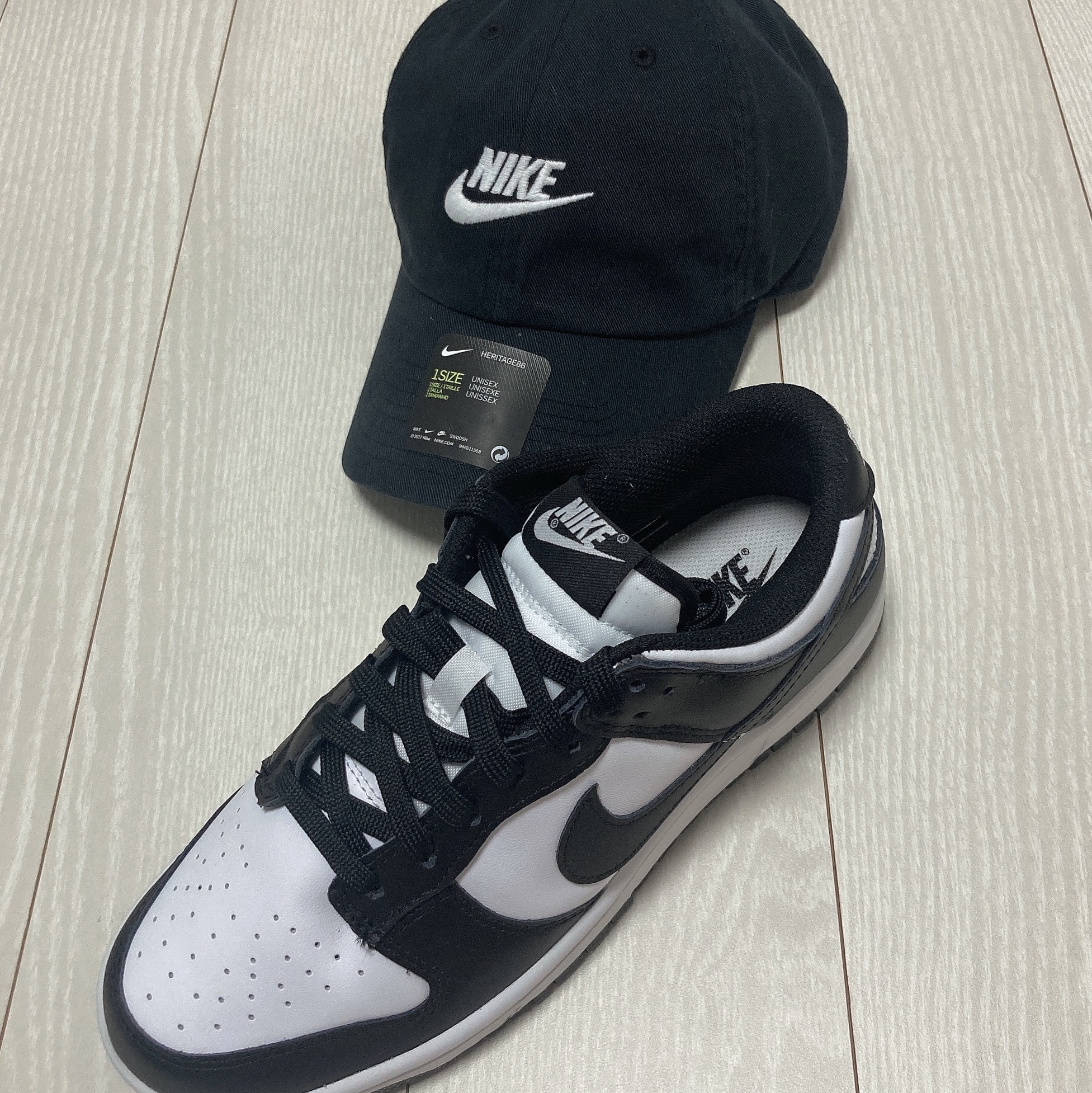 (W) Nike Dunk Low Black, New Balance 327 Grey 착용 스타일 - 5