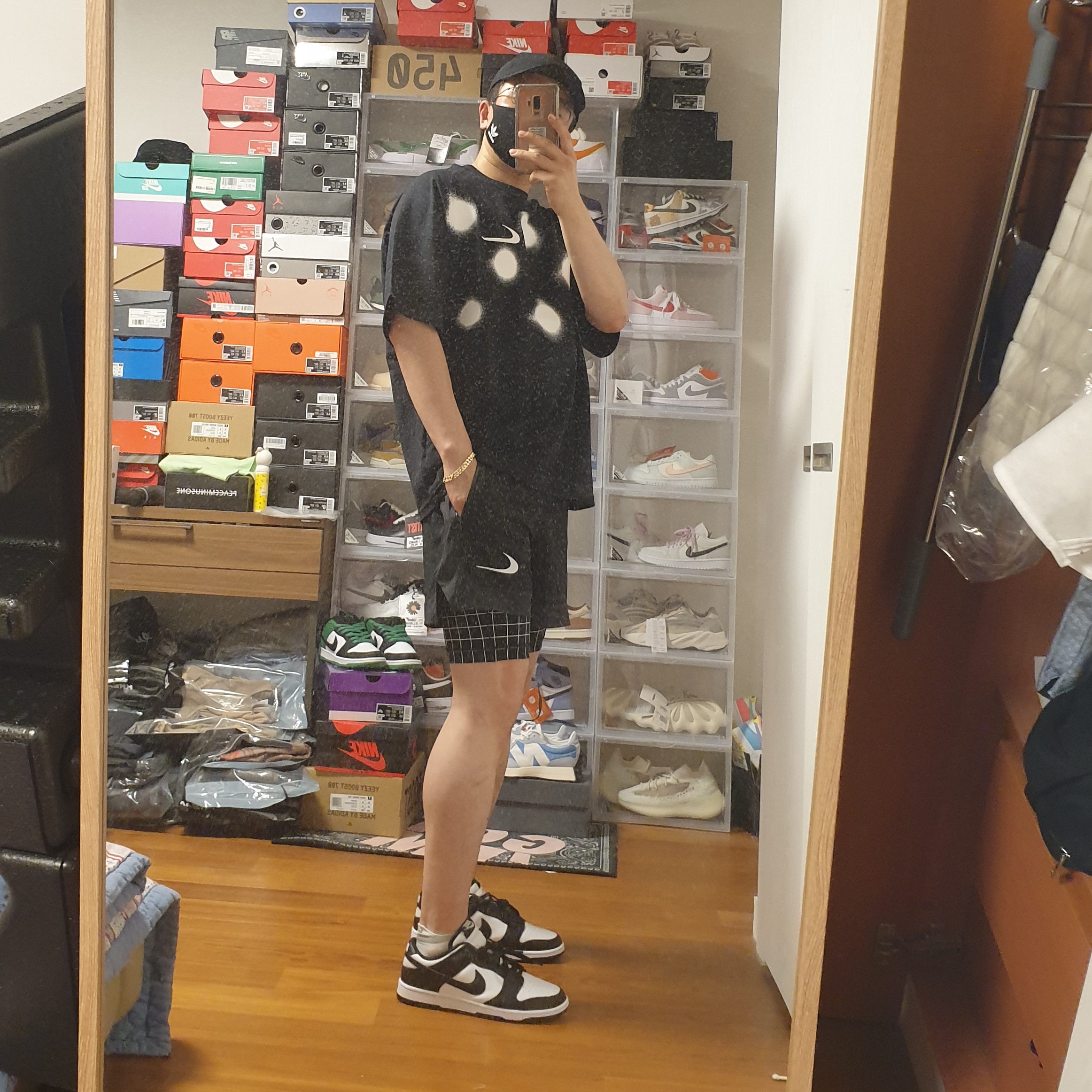 Nike x Off-White NRG Short Sleeve T-Shirt Black, Nike x Off-White NRG Shorts Black 착용 스타일 - 3