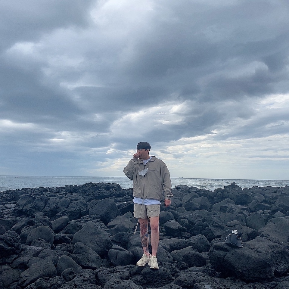 Essentials Volley Shorts Moss - 21SS, Essentials Half-Zip Track Jacket Moss - 21SS 착용 스타일