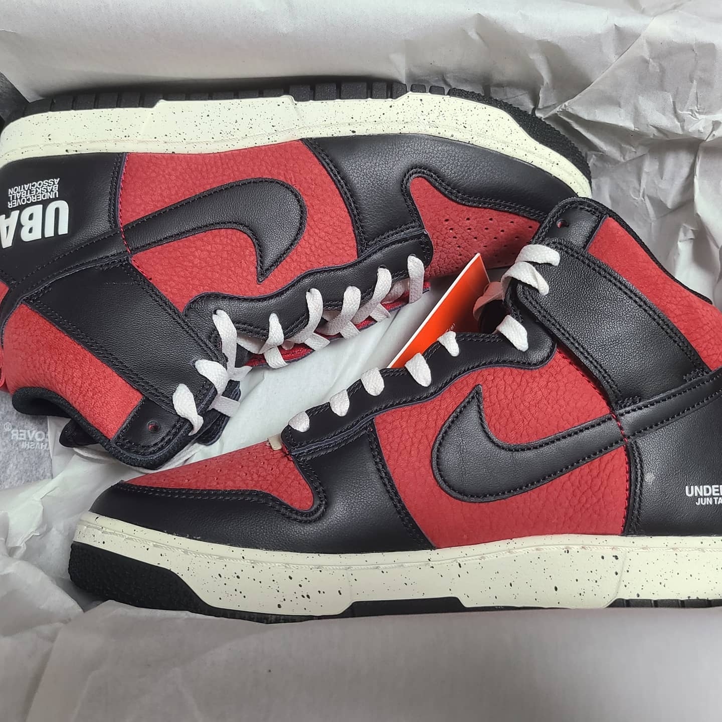 Nike x Undercover Dunk High 1985 Gym Red 착용 스타일