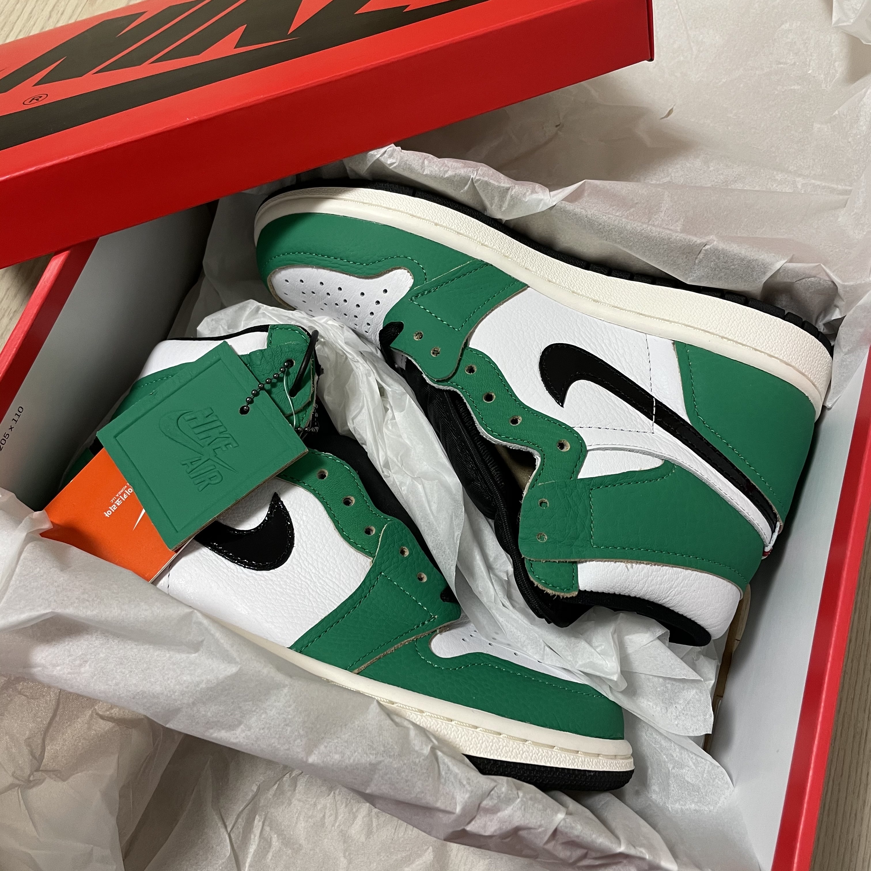 (W) Jordan 1 Retro High OG Lucky Green 착용 스타일