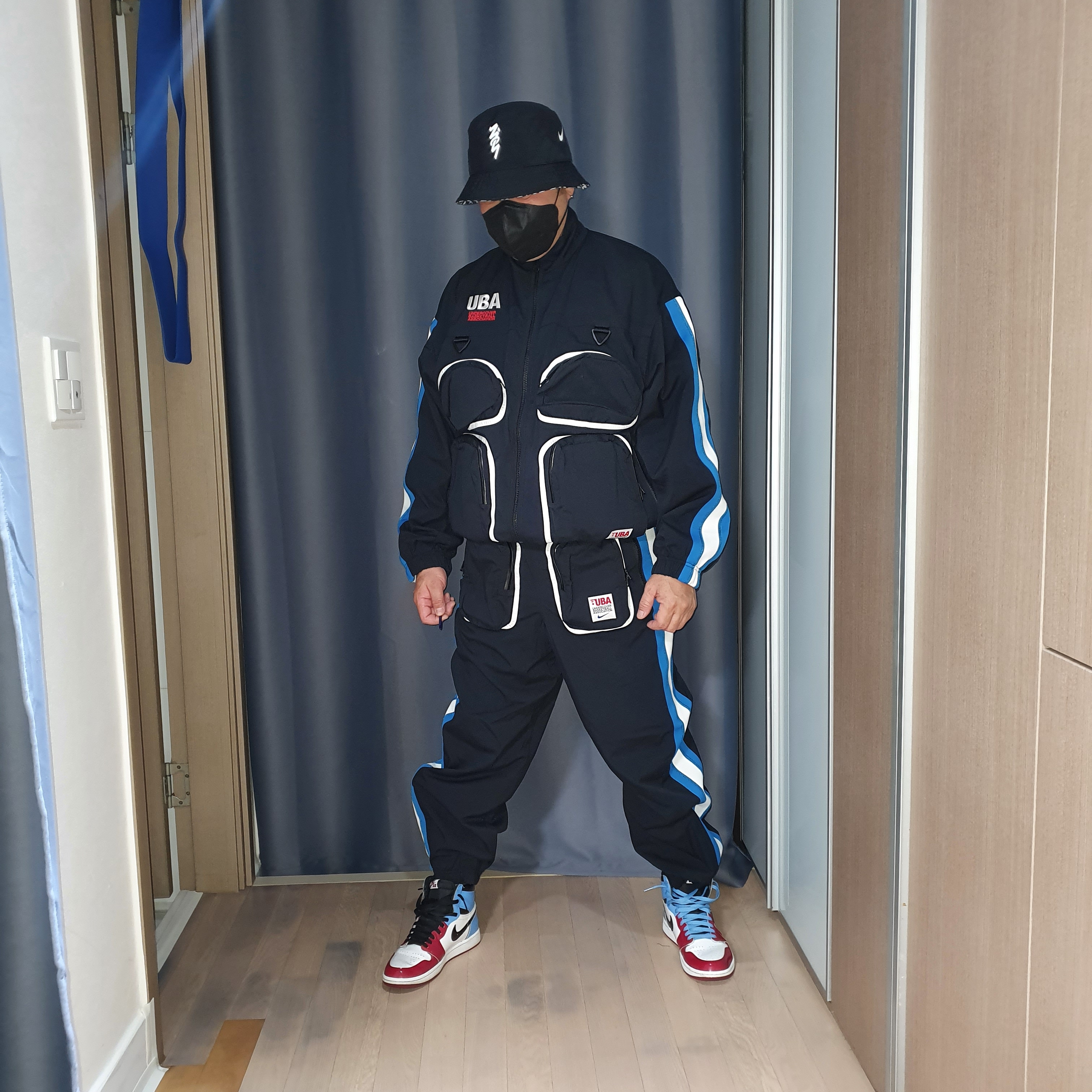 Nike x Undercover NRG Track Suit Black - Asia, Jordan Zion Reversible Bucket Hat Black 착용 스타일 - 3
