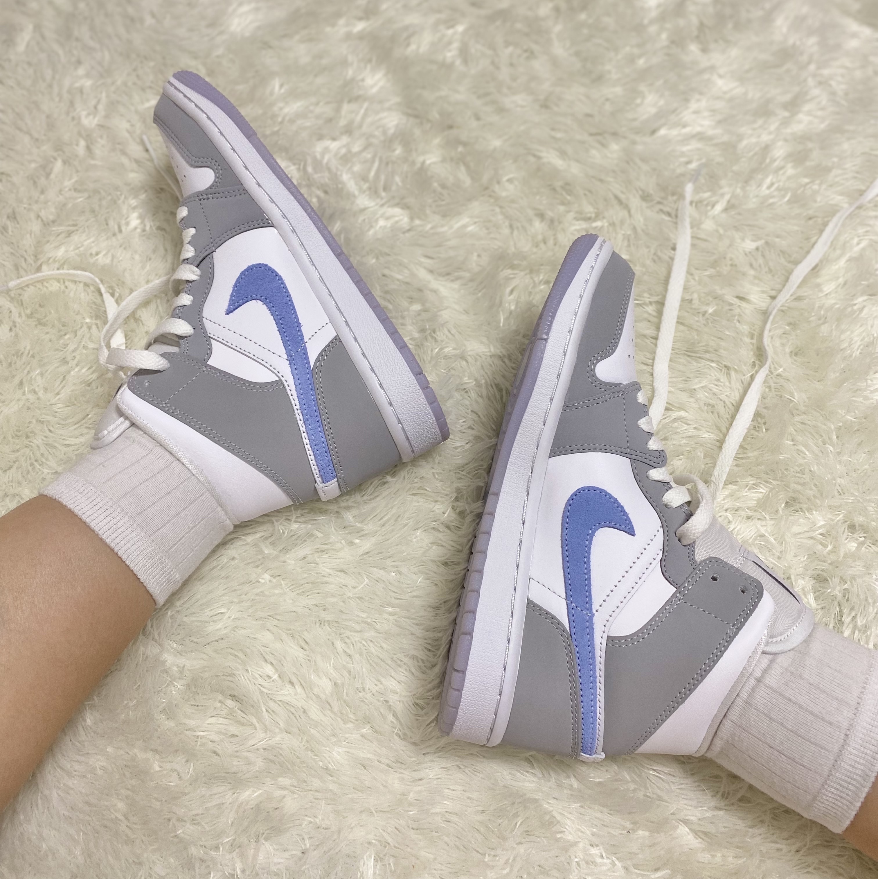 (W) Jordan 1 Mid Wolf Grey 착용 스타일 - 2