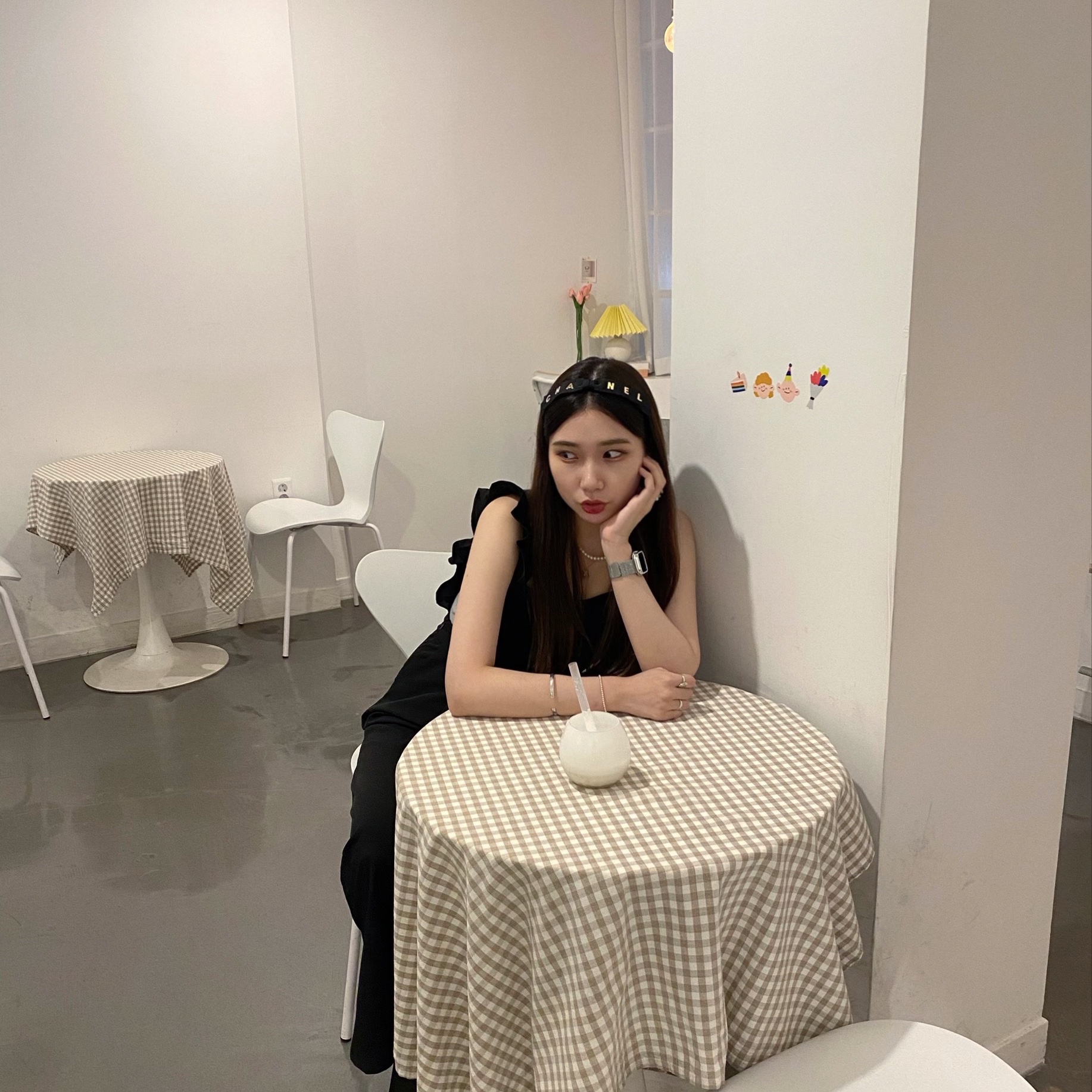 Adidas Yeezy Slide Pure, Adidas Yeezy Foam RNNR Sand 착용 스타일